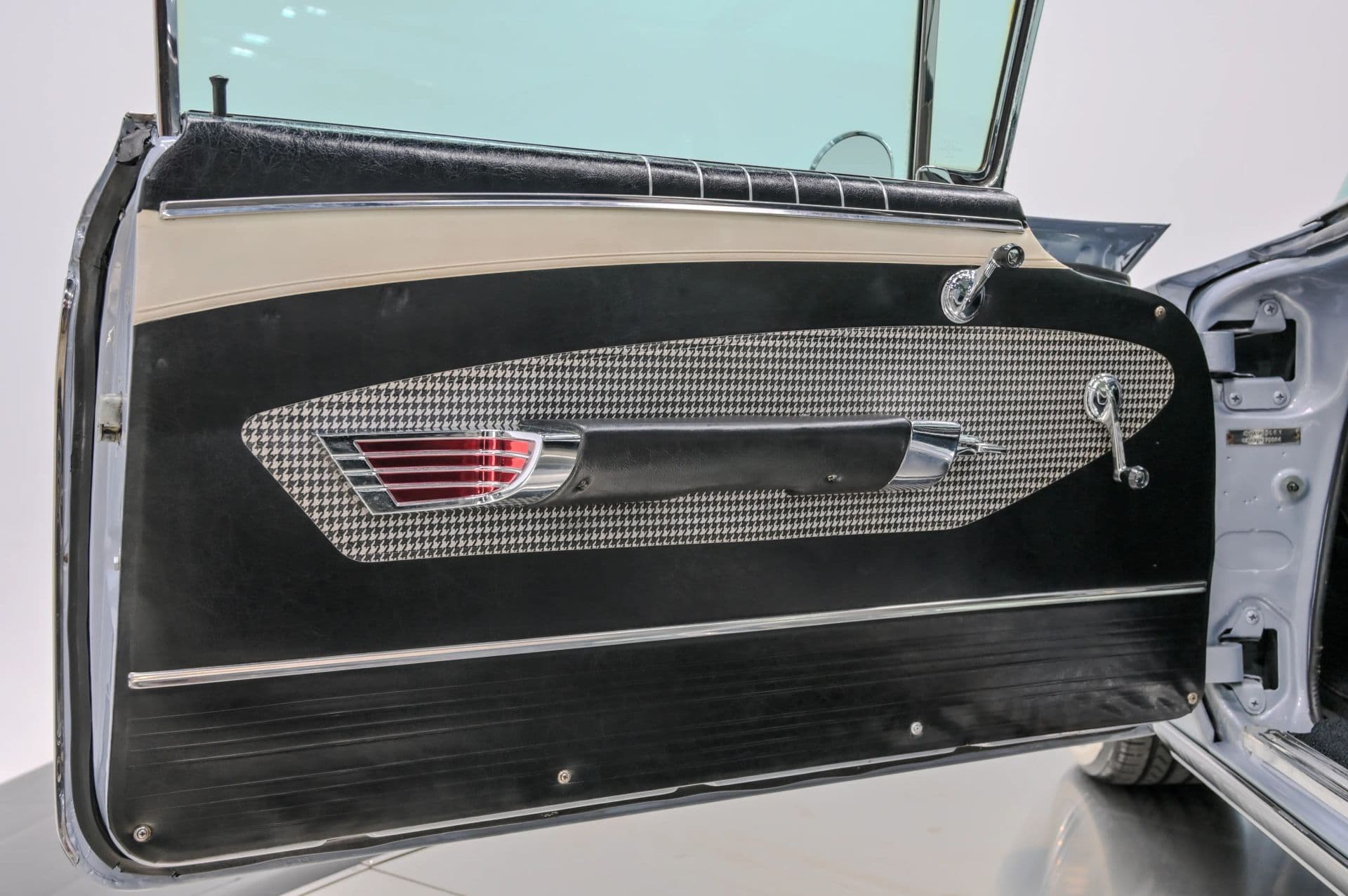 1960 Chevrolet Impala - thumbnail 38