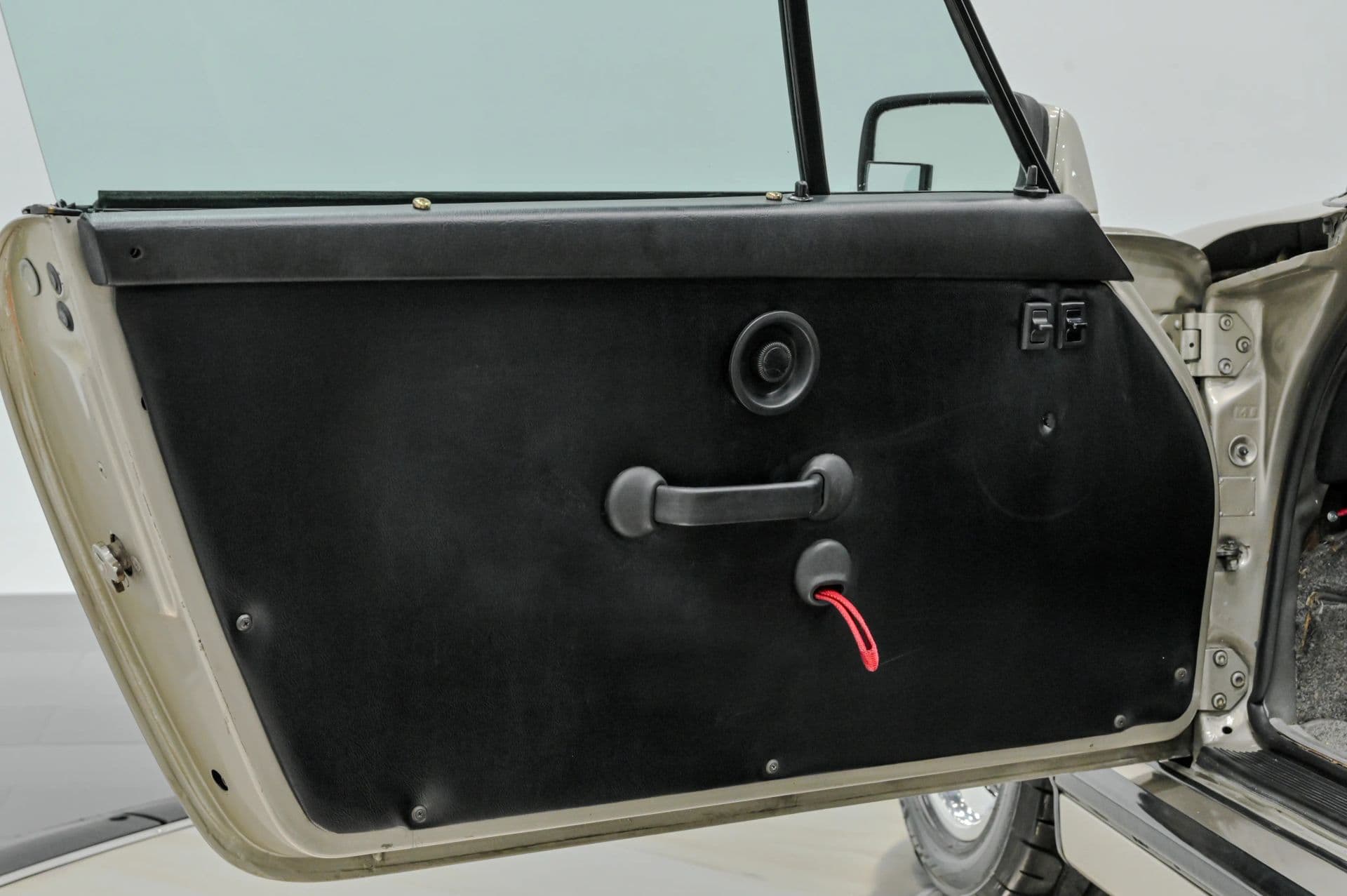 1969 Porsche 911 - thumbnail 33