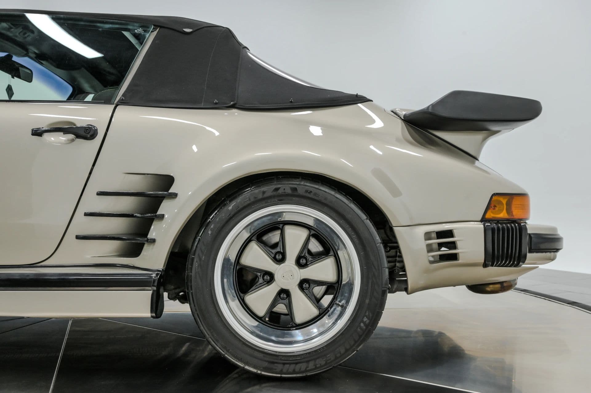 1969 Porsche 911 - thumbnail 20
