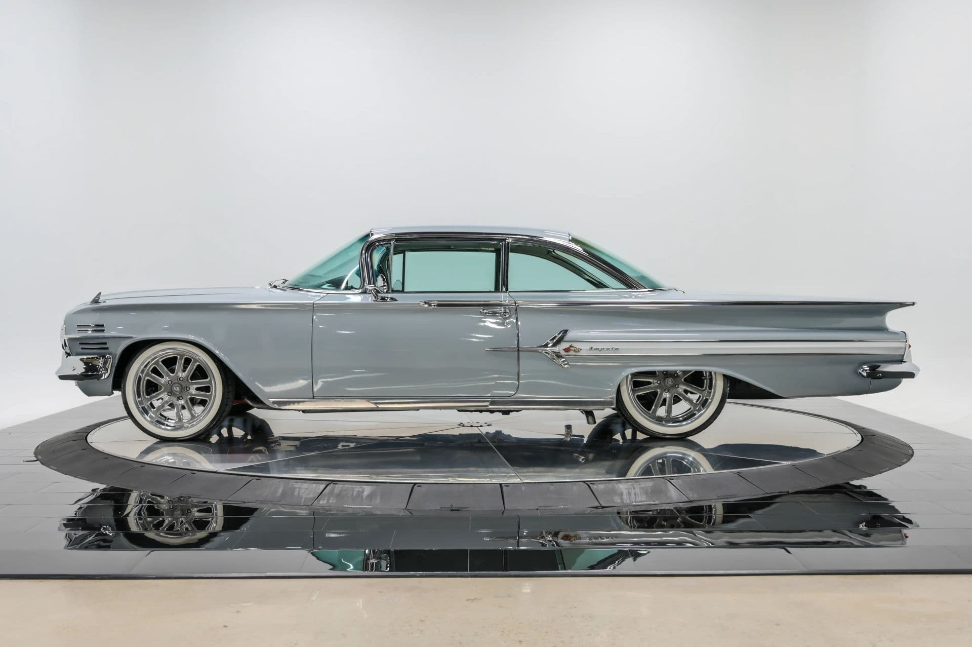 1960 Chevrolet Impala - thumbnail 3