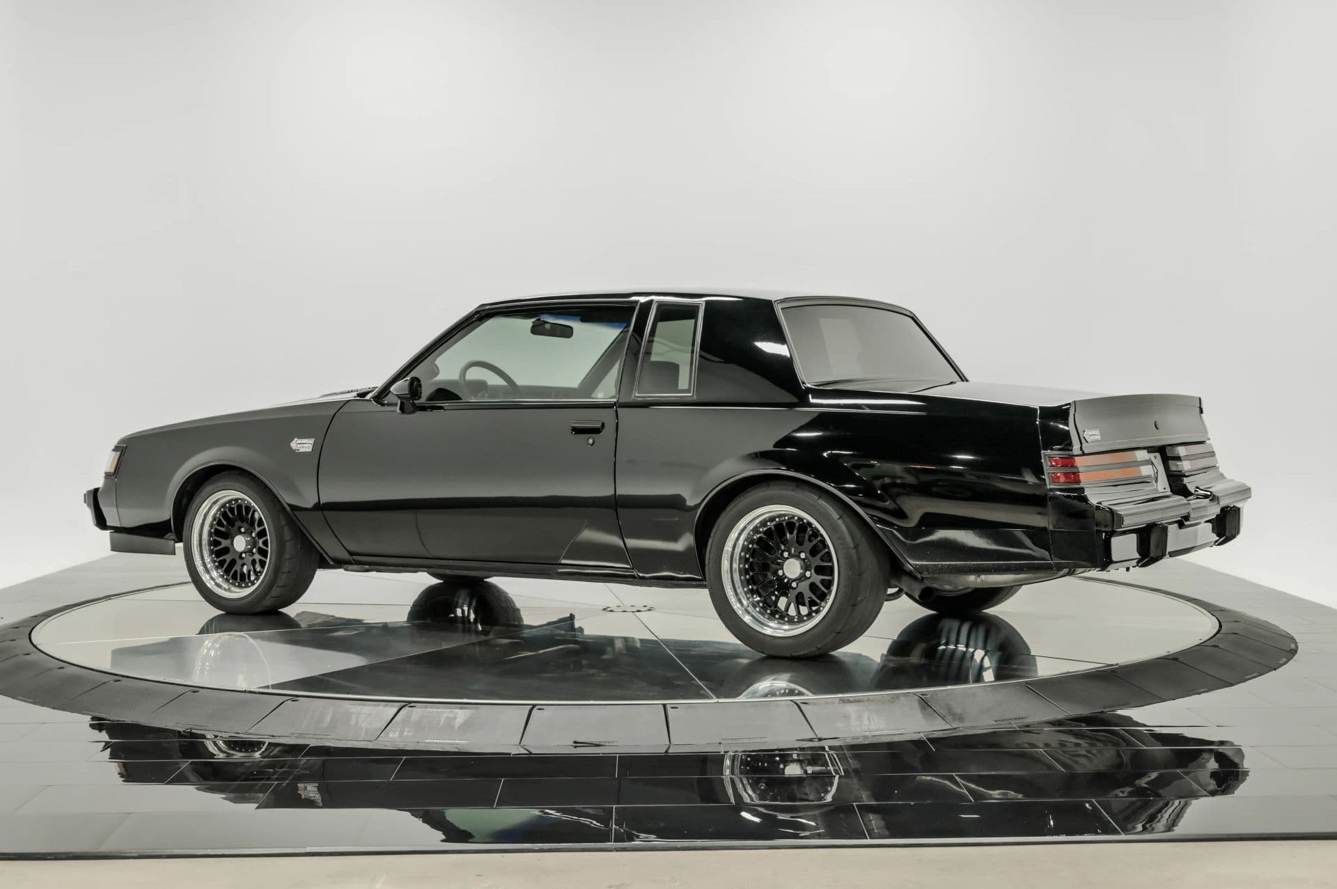 1987 Buick Grand National - thumbnail 6