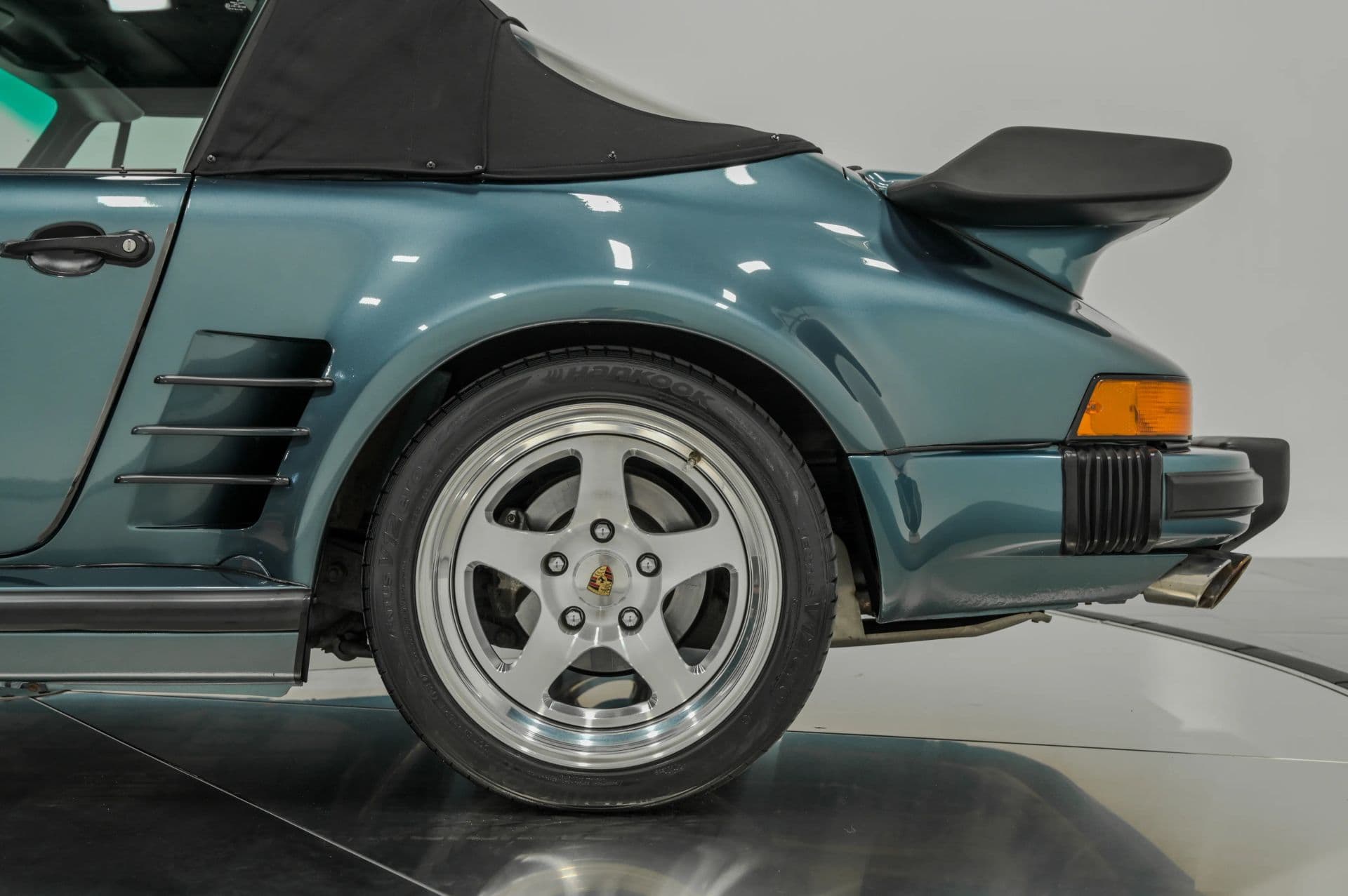 1987 Porsche 911 2D Cabriolet - thumbnail 25