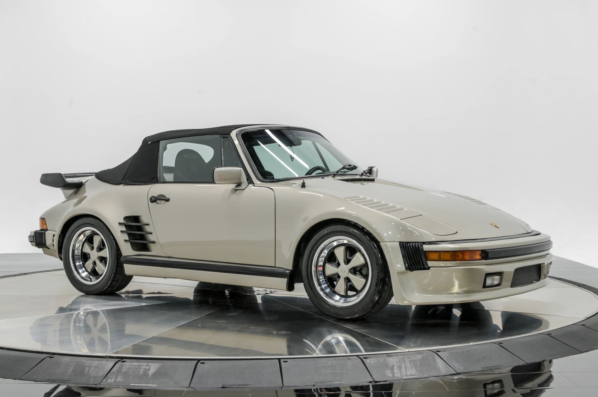 1969 Porsche 911 - thumbnail 10