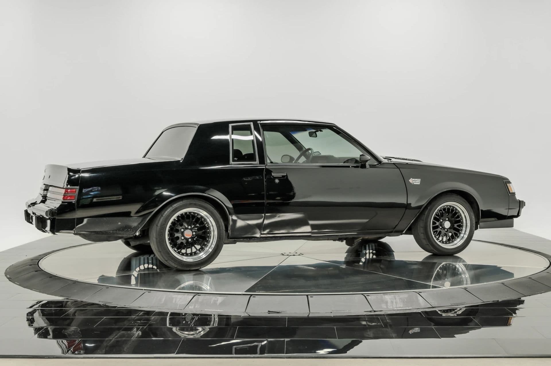 1987 Buick Grand National - thumbnail 8