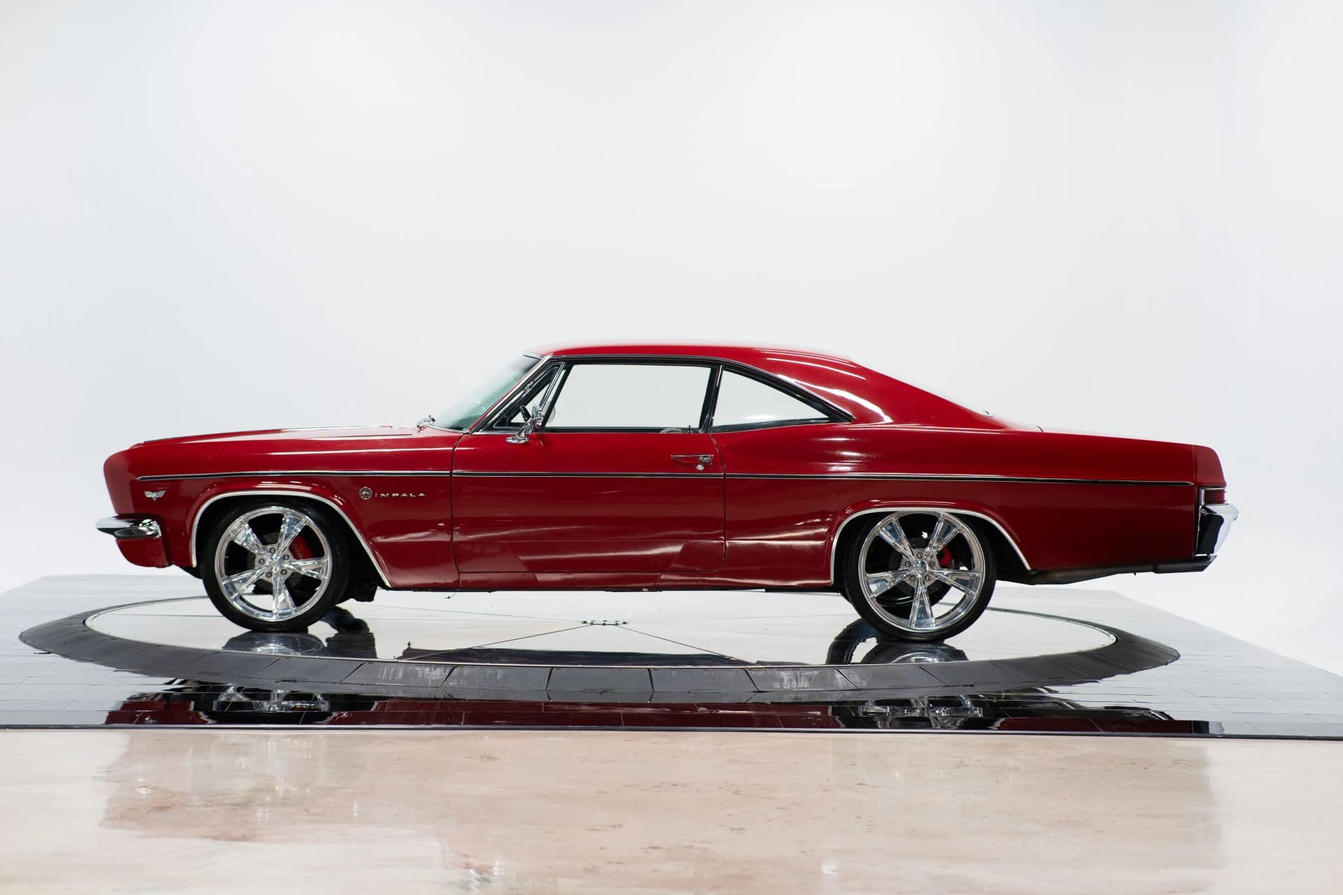 1966 Chevrolet Impala S - thumbnail 2