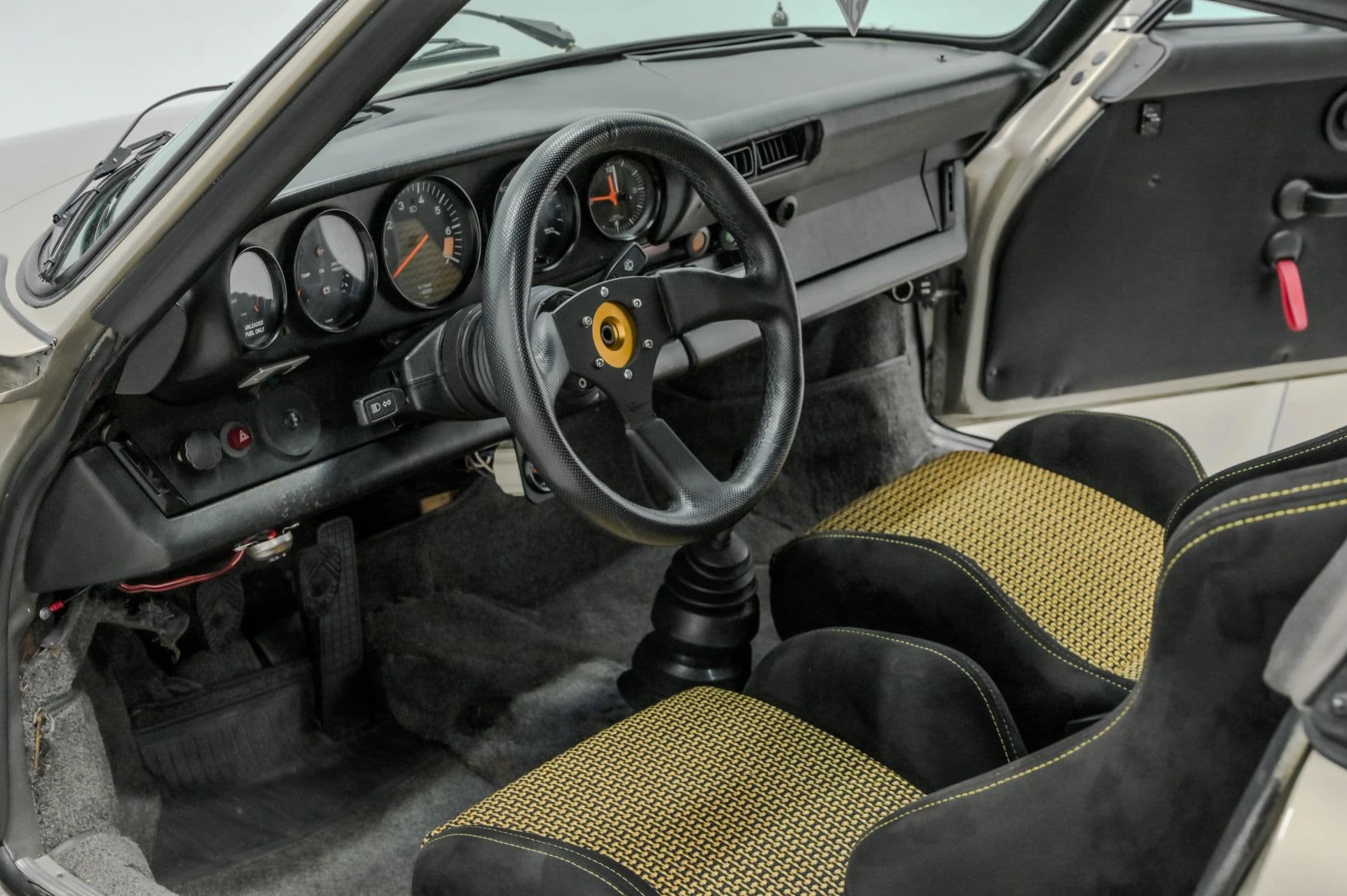 1969 Porsche 911 - thumbnail 32