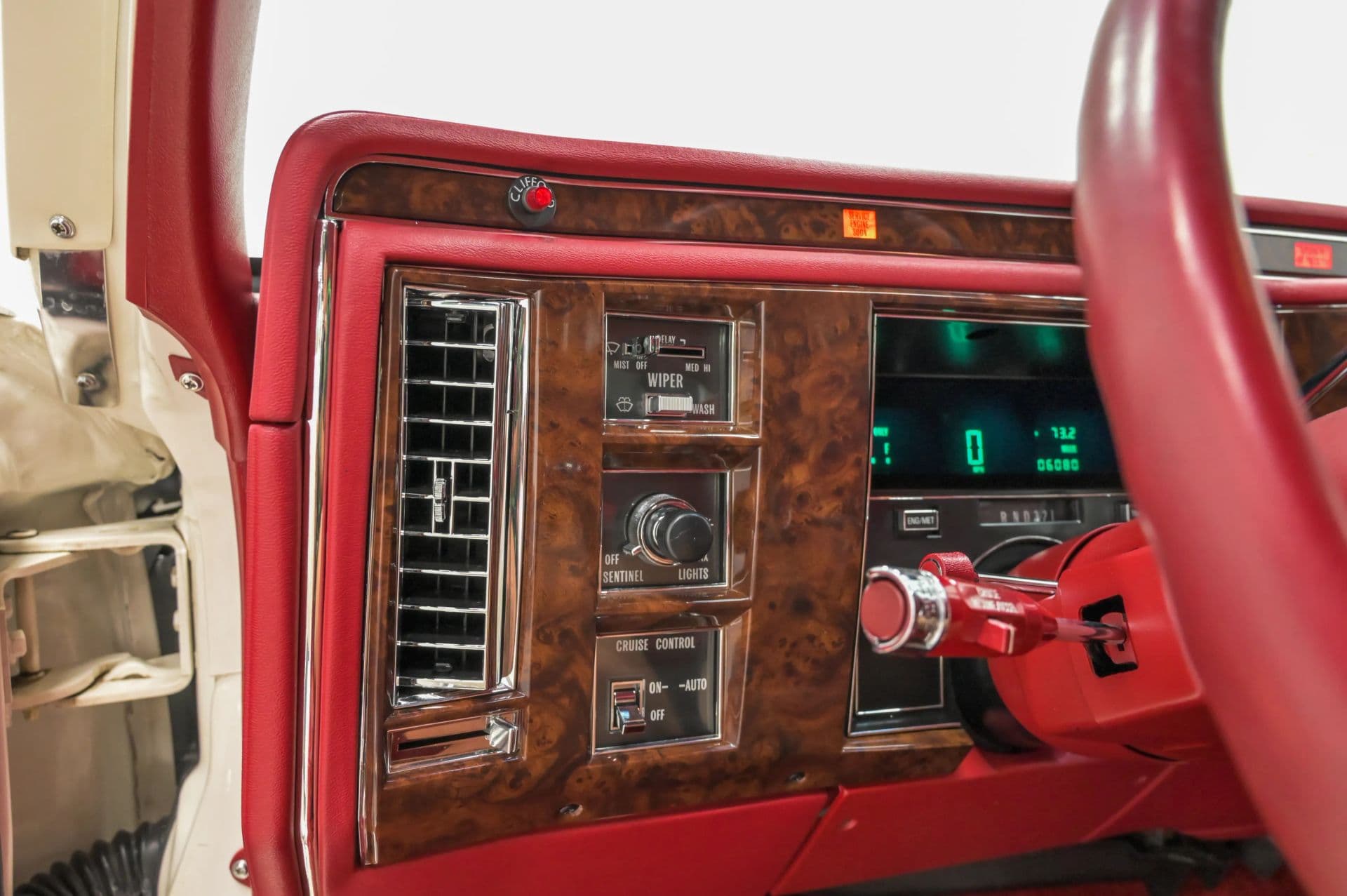 1990 Cadillac Brougham 4D Sedan RWD - thumbnail 48