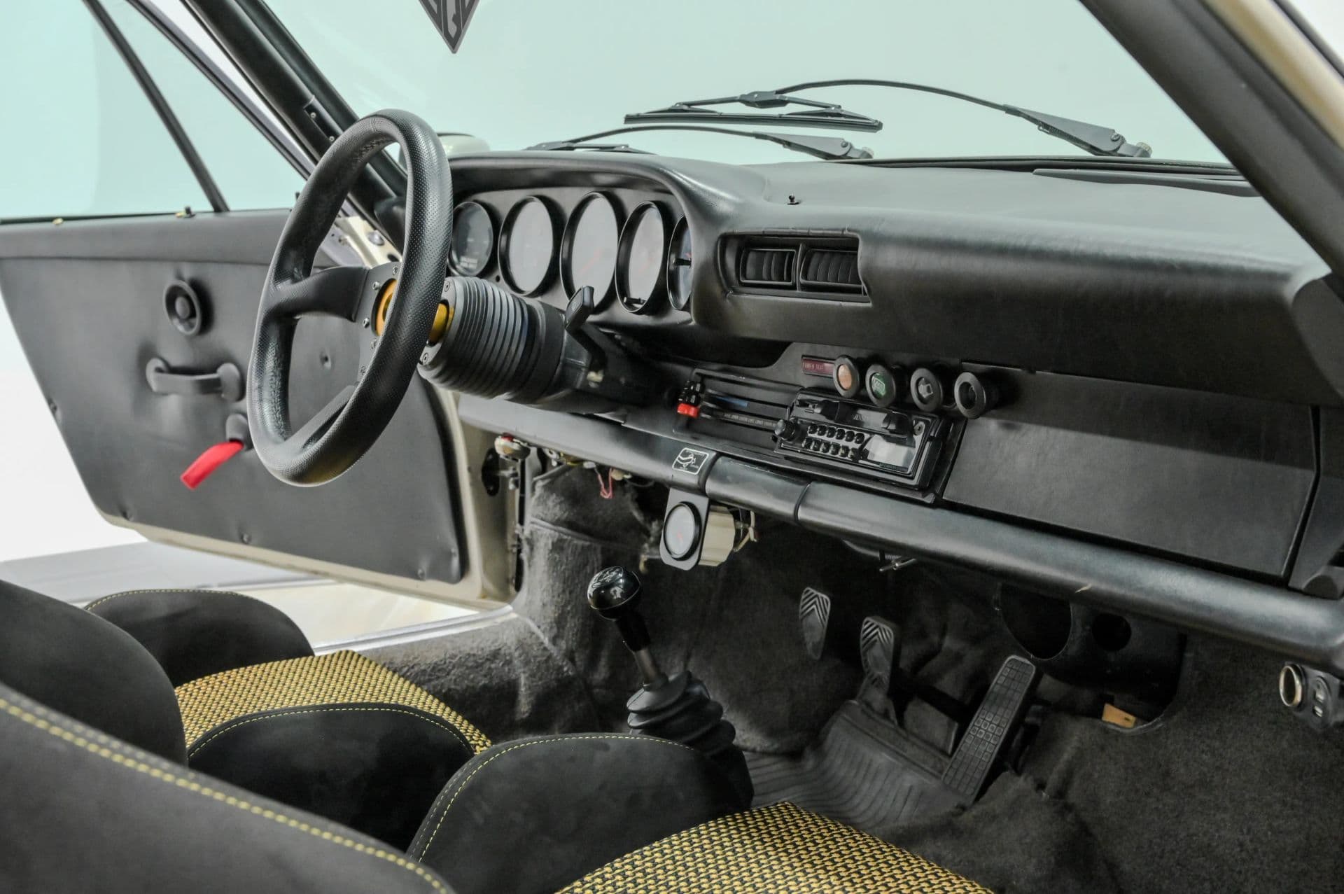 1969 Porsche 911 - thumbnail 42