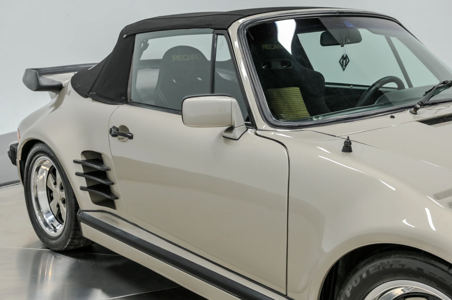 1969 Porsche 911 - thumbnail 28