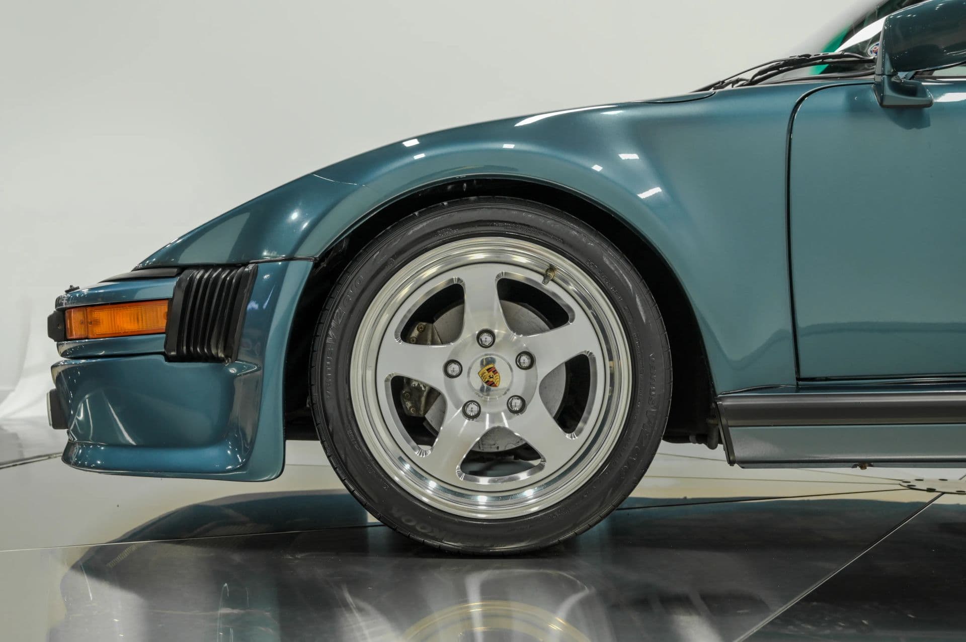 1987 Porsche 911 2D Cabriolet - thumbnail 21