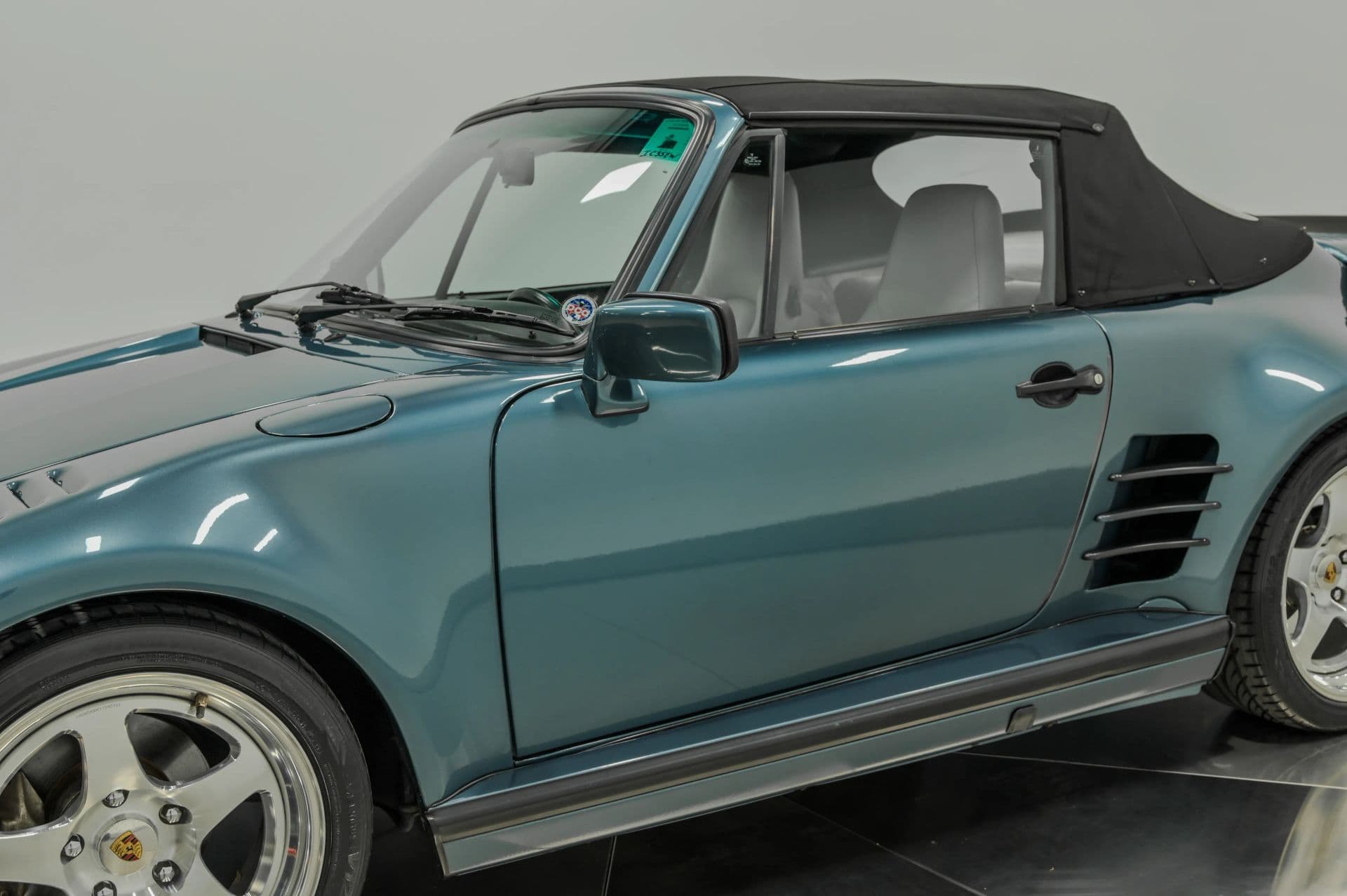 1987 Porsche 911 2D Cabriolet - thumbnail 22