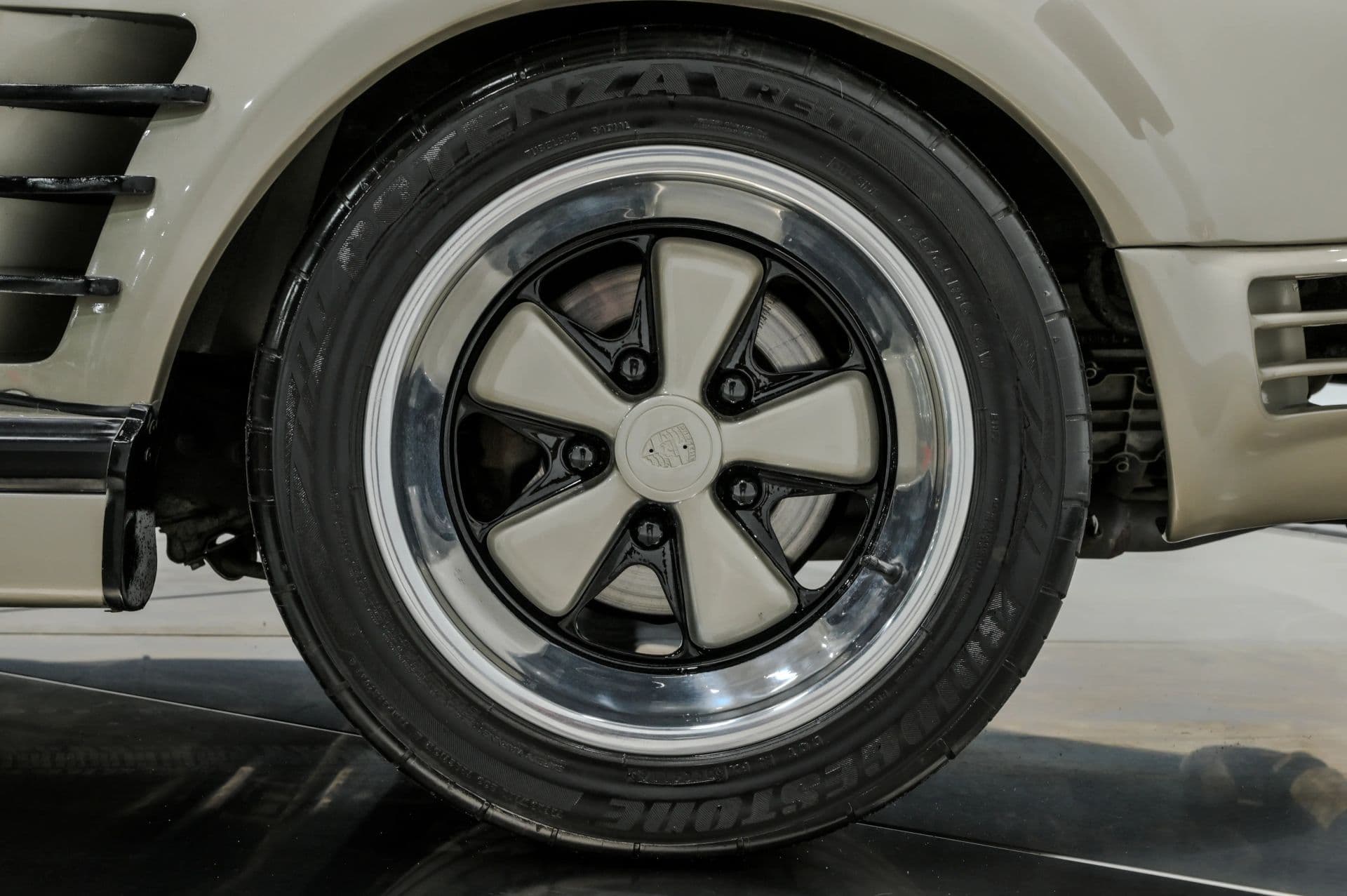 1969 Porsche 911 - thumbnail 21