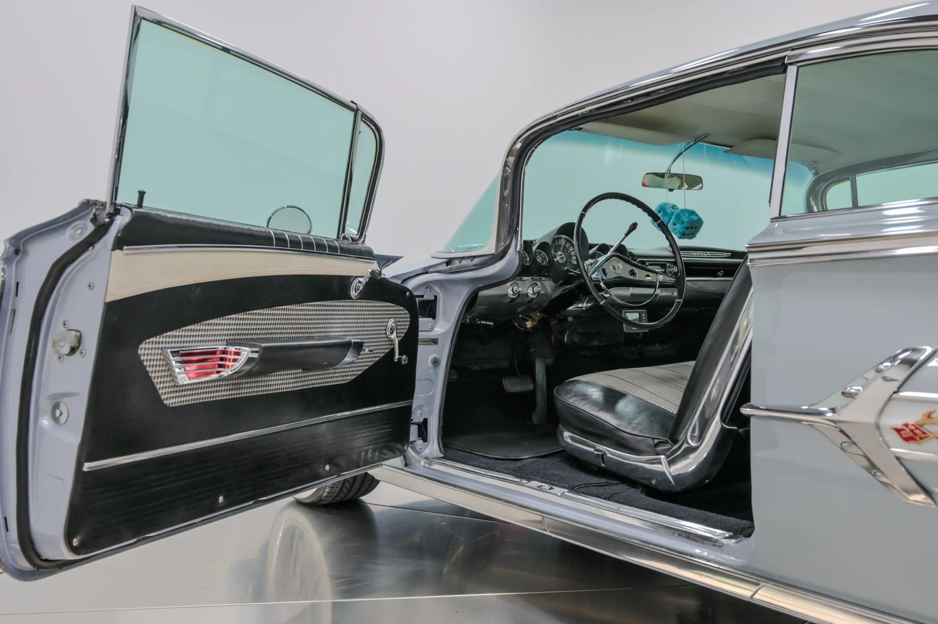 1960 Chevrolet Impala - thumbnail 37