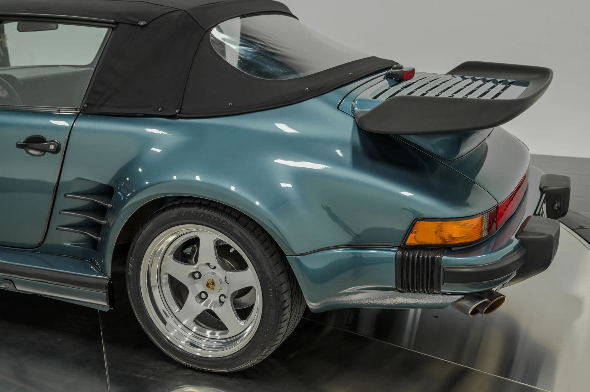 1987 Porsche 911 2D Cabriolet - thumbnail 26