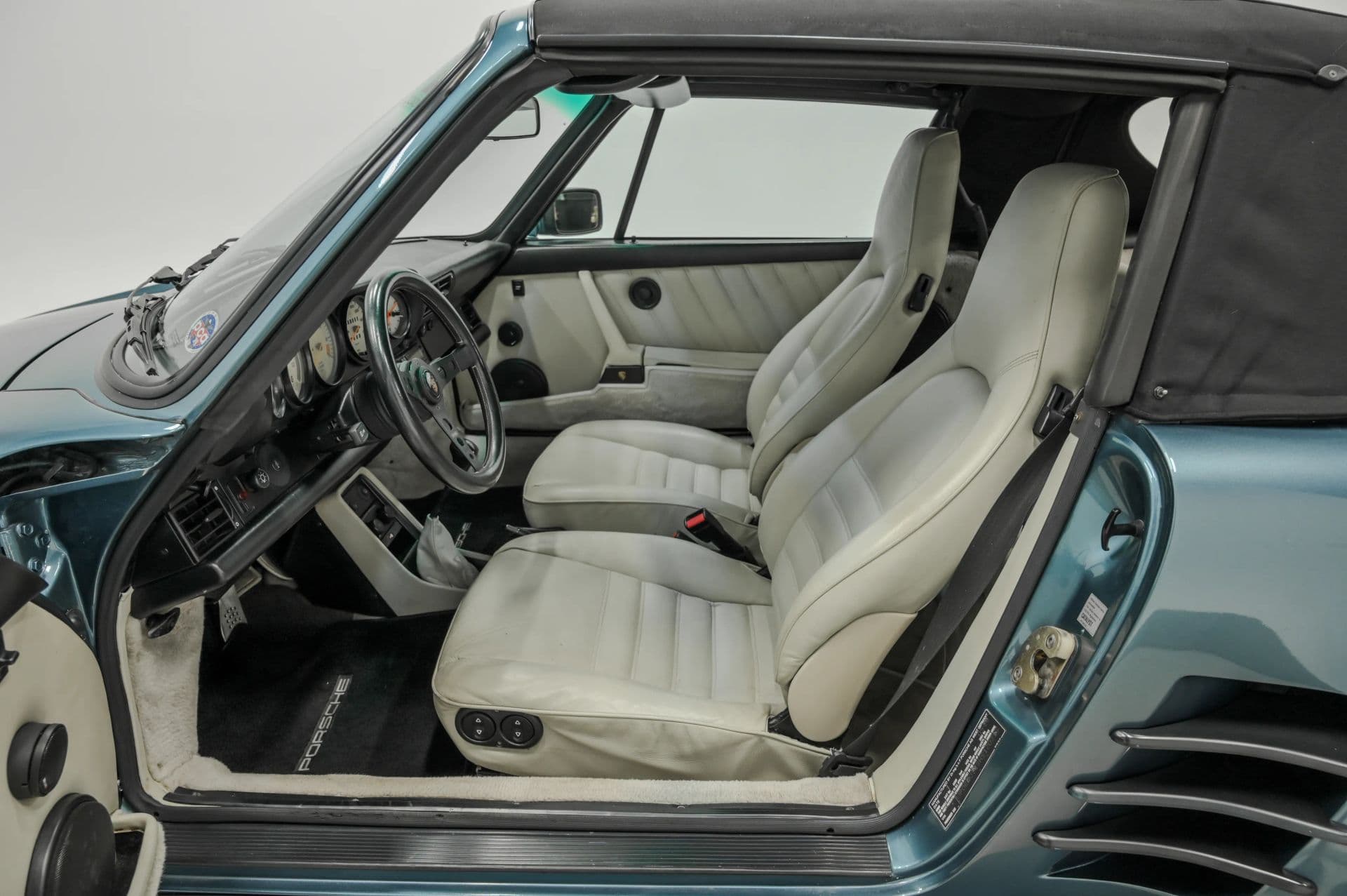 1987 Porsche 911 2D Cabriolet - thumbnail 36