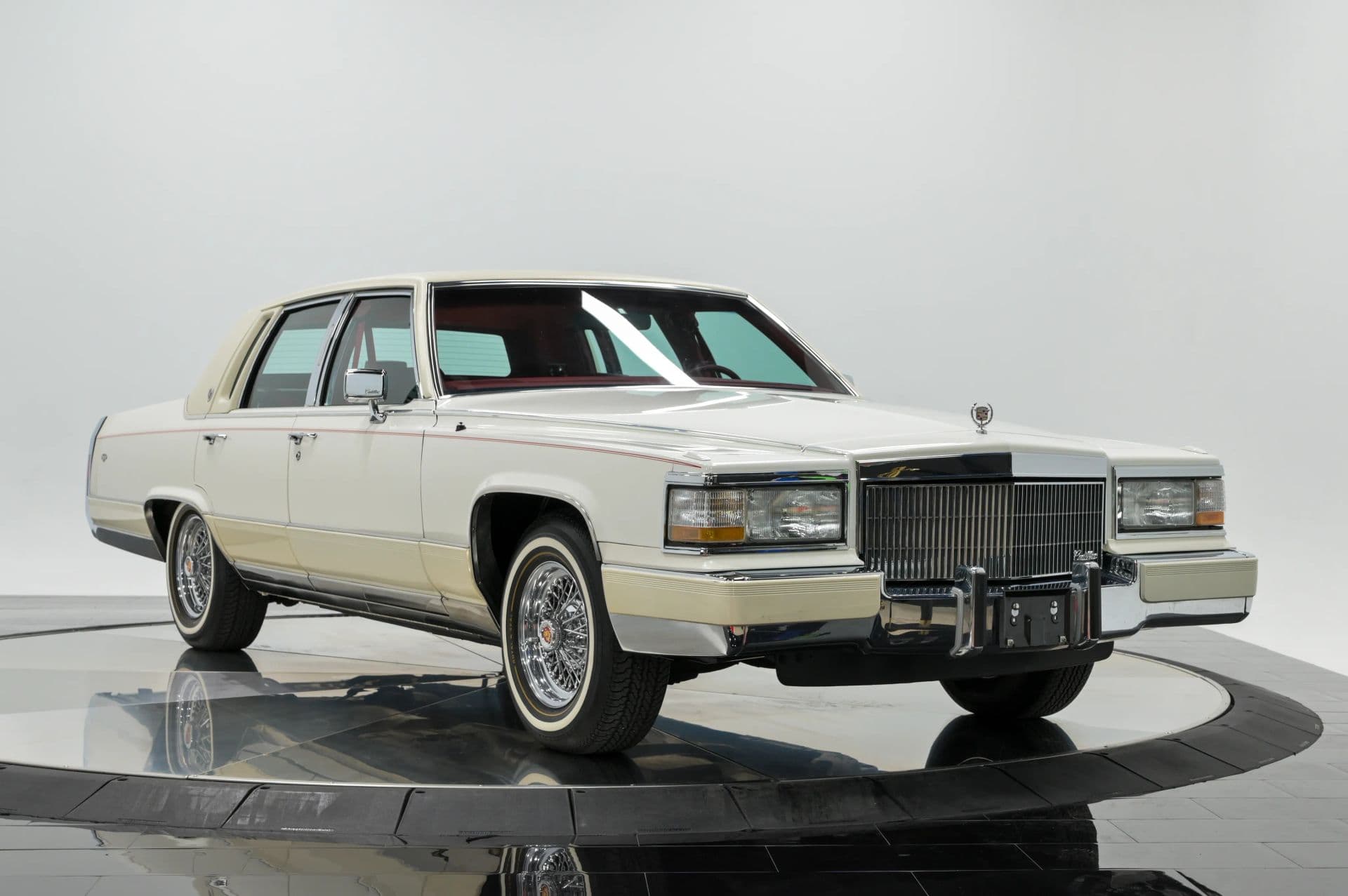 1990 Cadillac Brougham 4D Sedan RWD - thumbnail 12