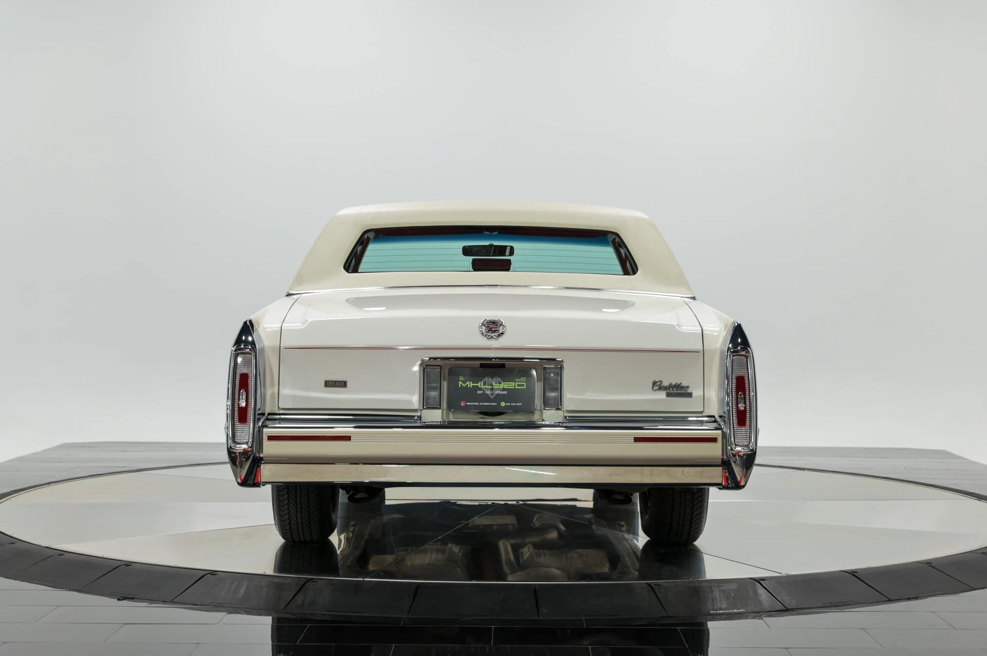 1990 Cadillac Brougham 4D Sedan RWD - thumbnail 7