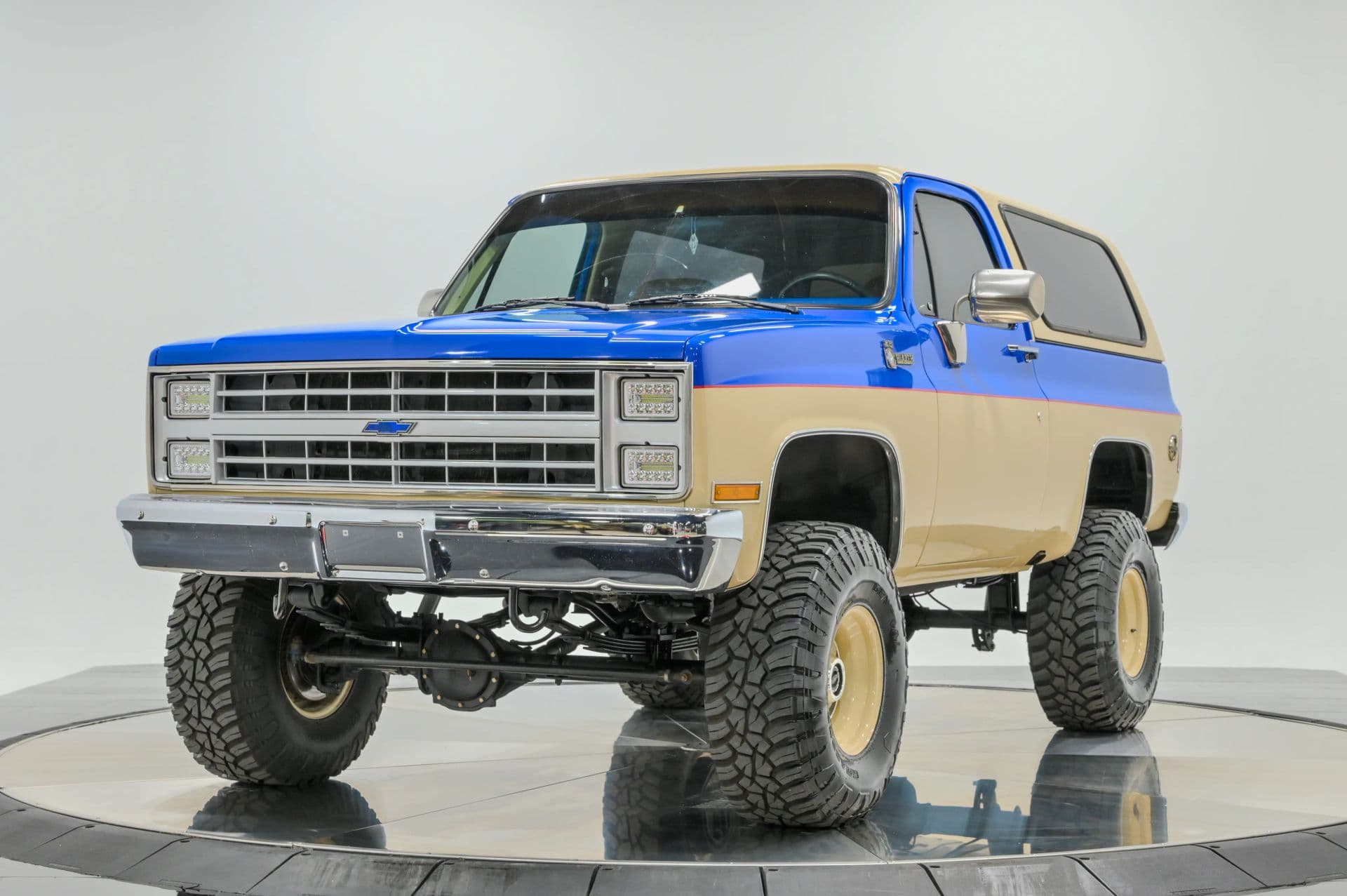 1987 Chevrolet Blazer K5 Sierra 2D SUV 4WD - thumbnail 1