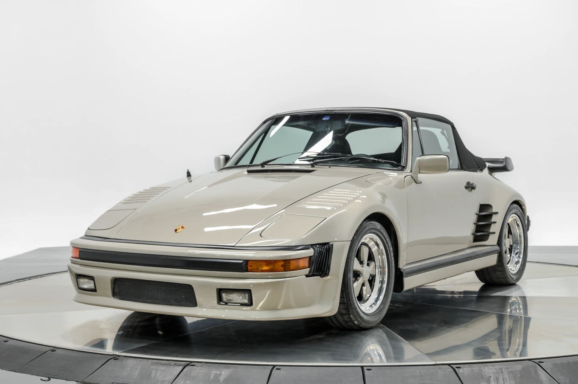 1969 Porsche 911 - thumbnail 1