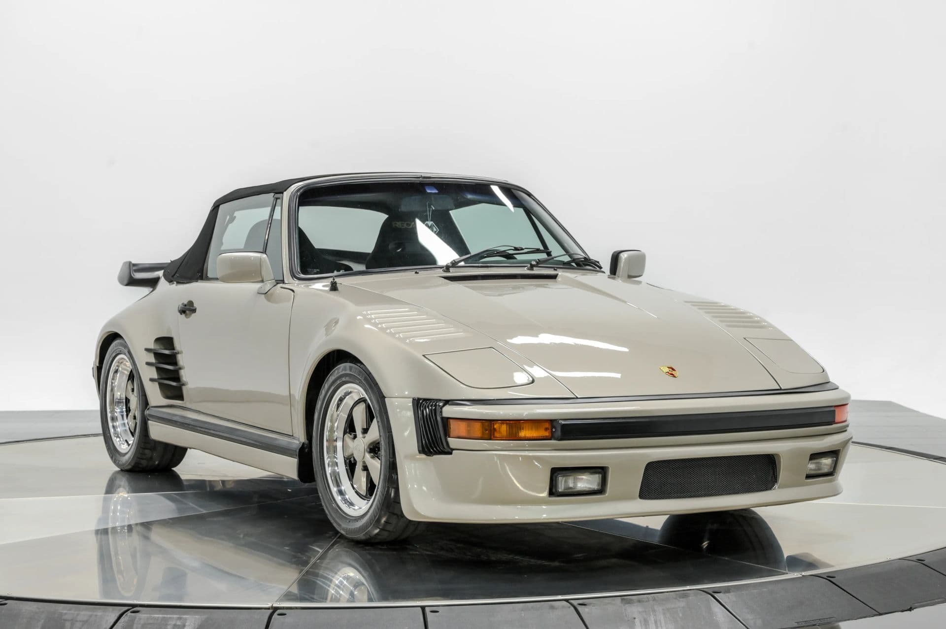1969 Porsche 911 - thumbnail 11