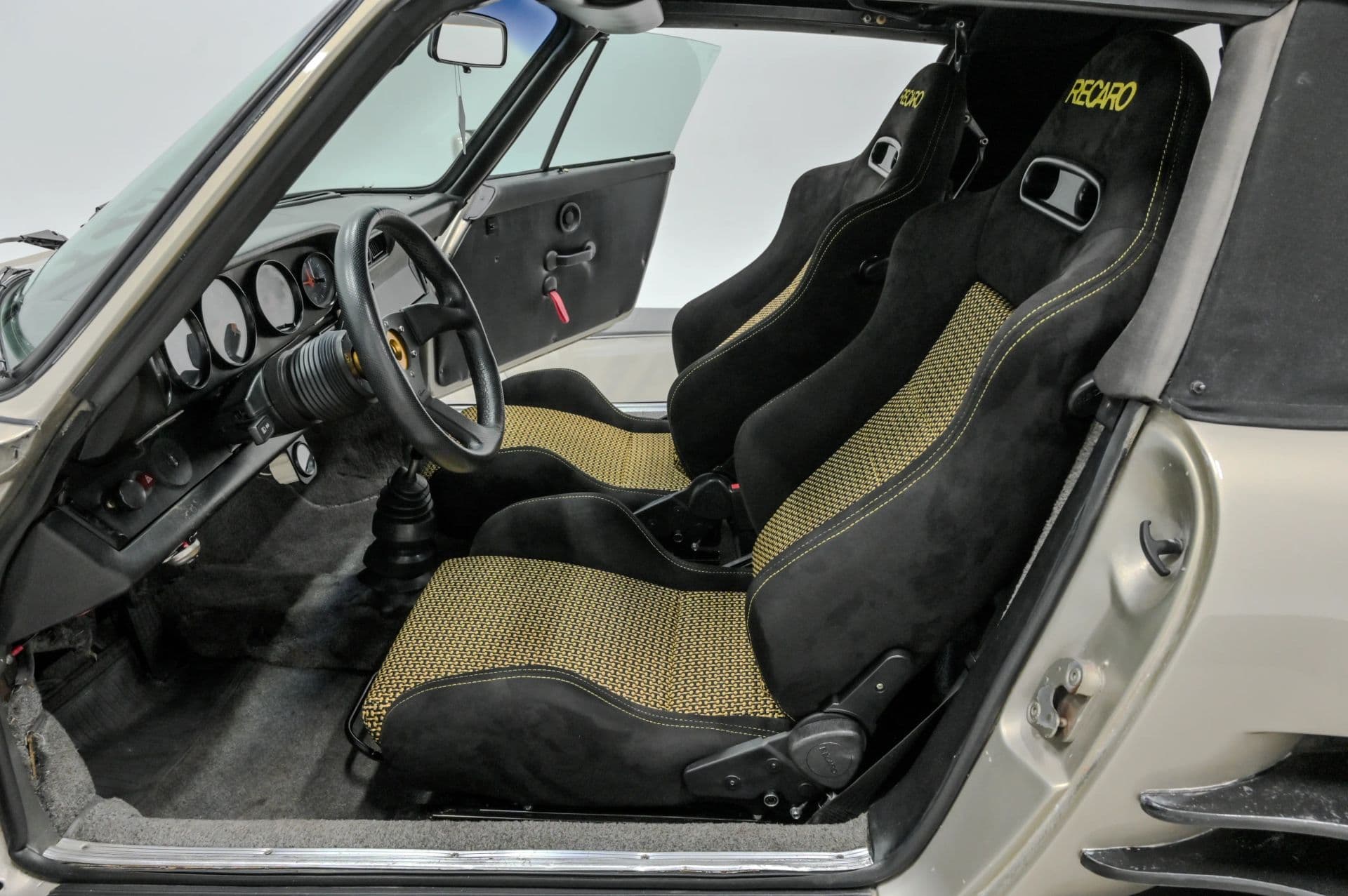 1969 Porsche 911 - thumbnail 34