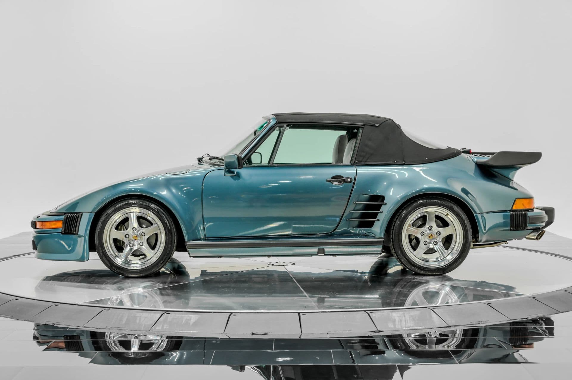 1987 Porsche 911 2D Cabriolet - thumbnail 3