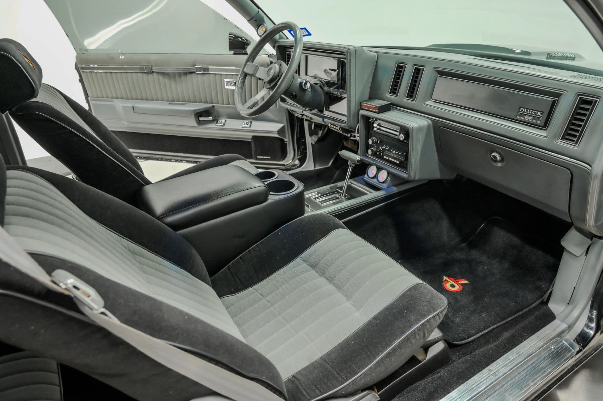 1987 Buick Grand National - thumbnail 42