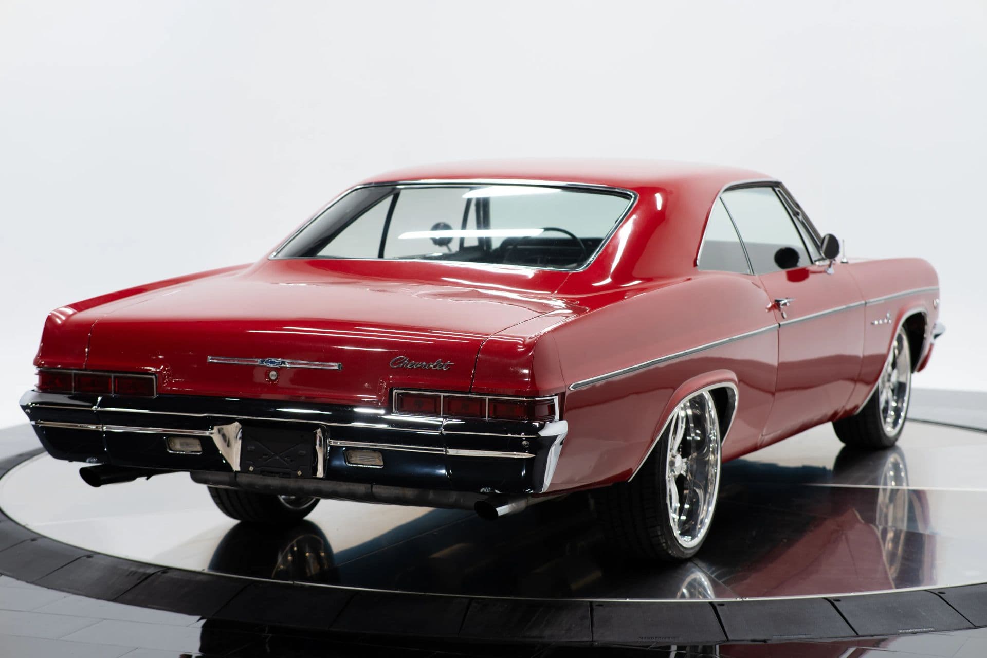 1966 Chevrolet Impala S - thumbnail 4