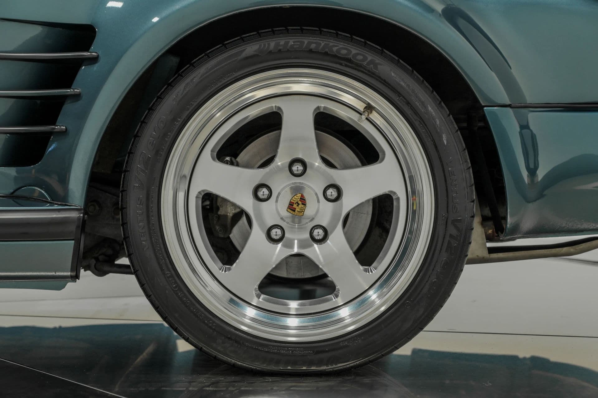1987 Porsche 911 2D Cabriolet - thumbnail 24