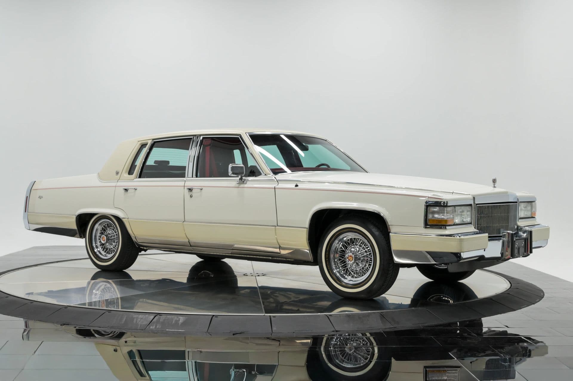 1990 Cadillac Brougham 4D Sedan RWD - thumbnail 11