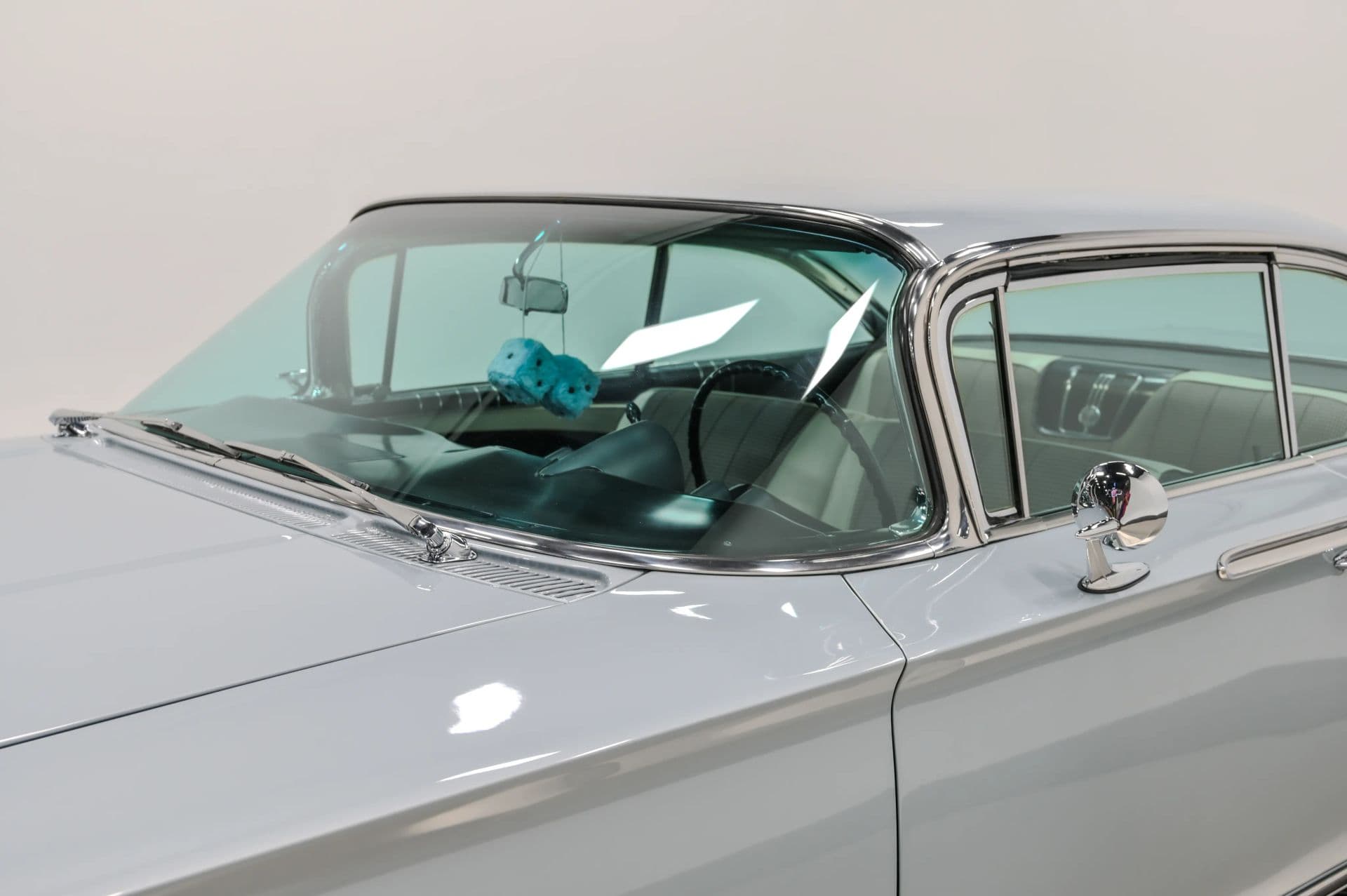 1960 Chevrolet Impala - thumbnail 23