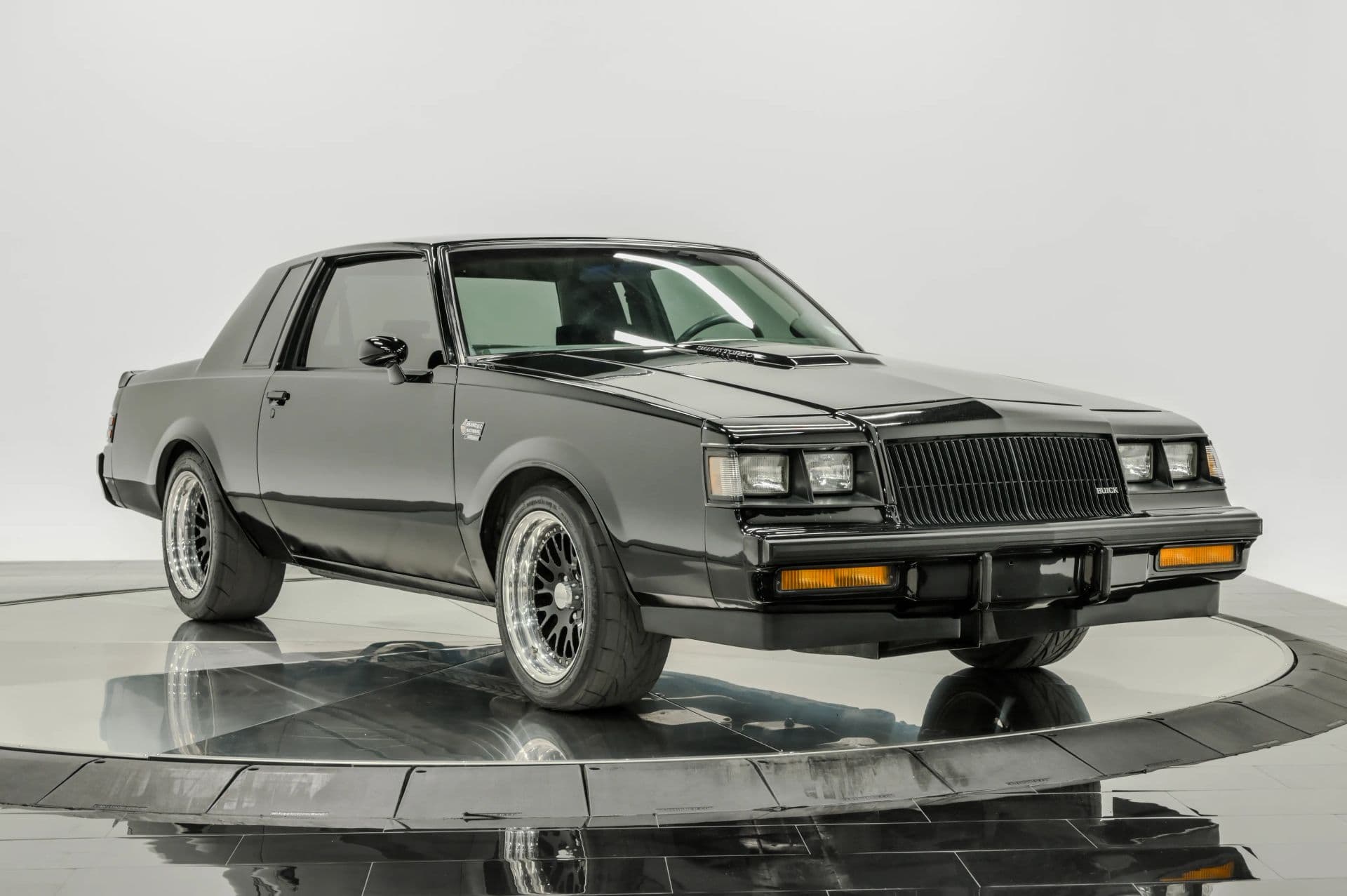 1987 Buick Grand National - thumbnail 11
