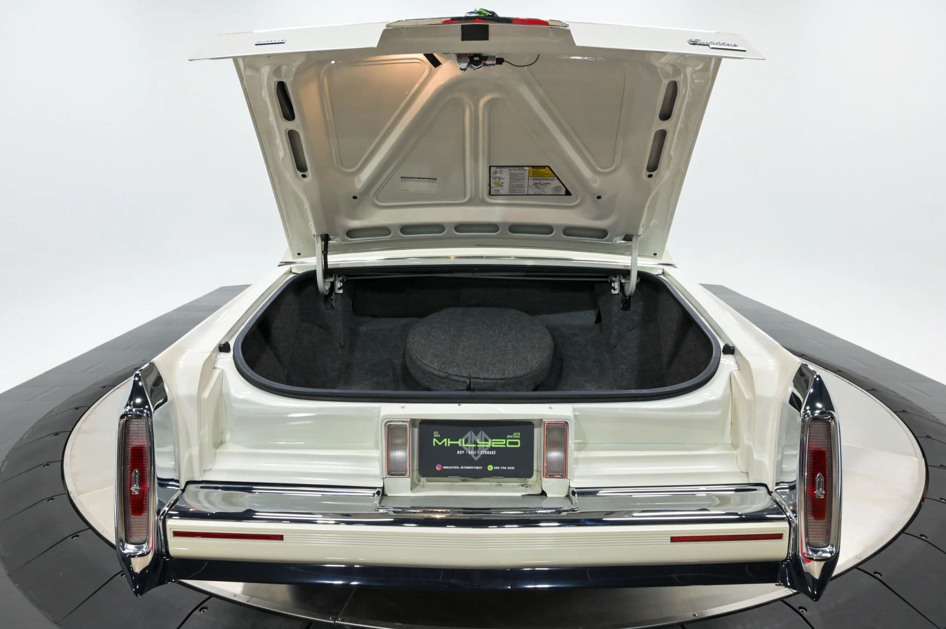 1990 Cadillac Brougham 4D Sedan RWD - thumbnail 62