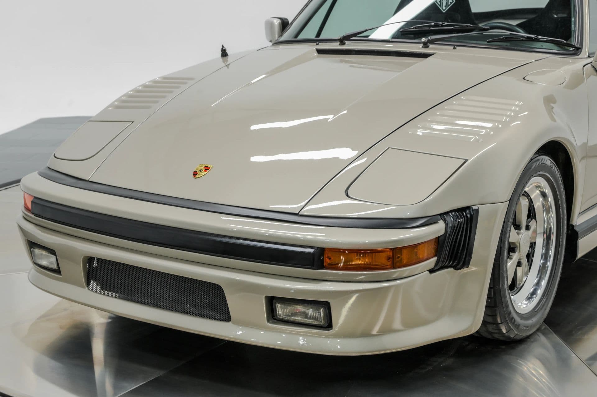 1969 Porsche 911 - thumbnail 15