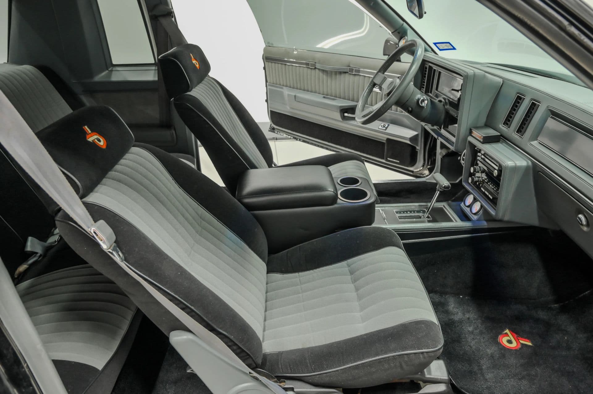 1987 Buick Grand National - thumbnail 44