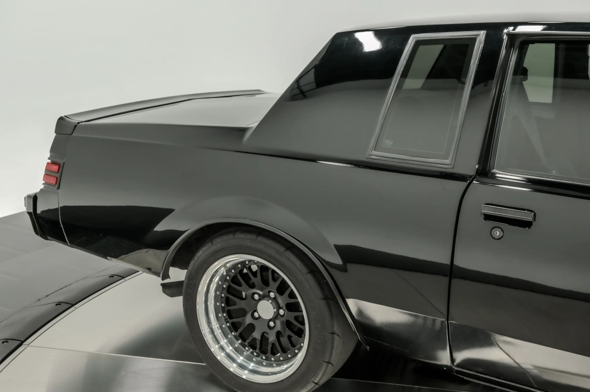 1987 Buick Grand National - thumbnail 28