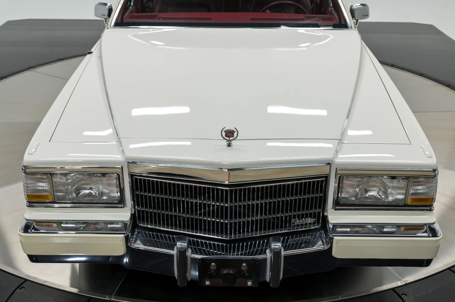 1990 Cadillac Brougham 4D Sedan RWD - thumbnail 20