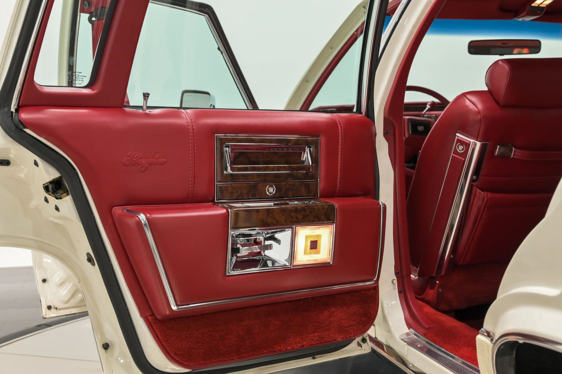 1990 Cadillac Brougham 4D Sedan RWD - thumbnail 43