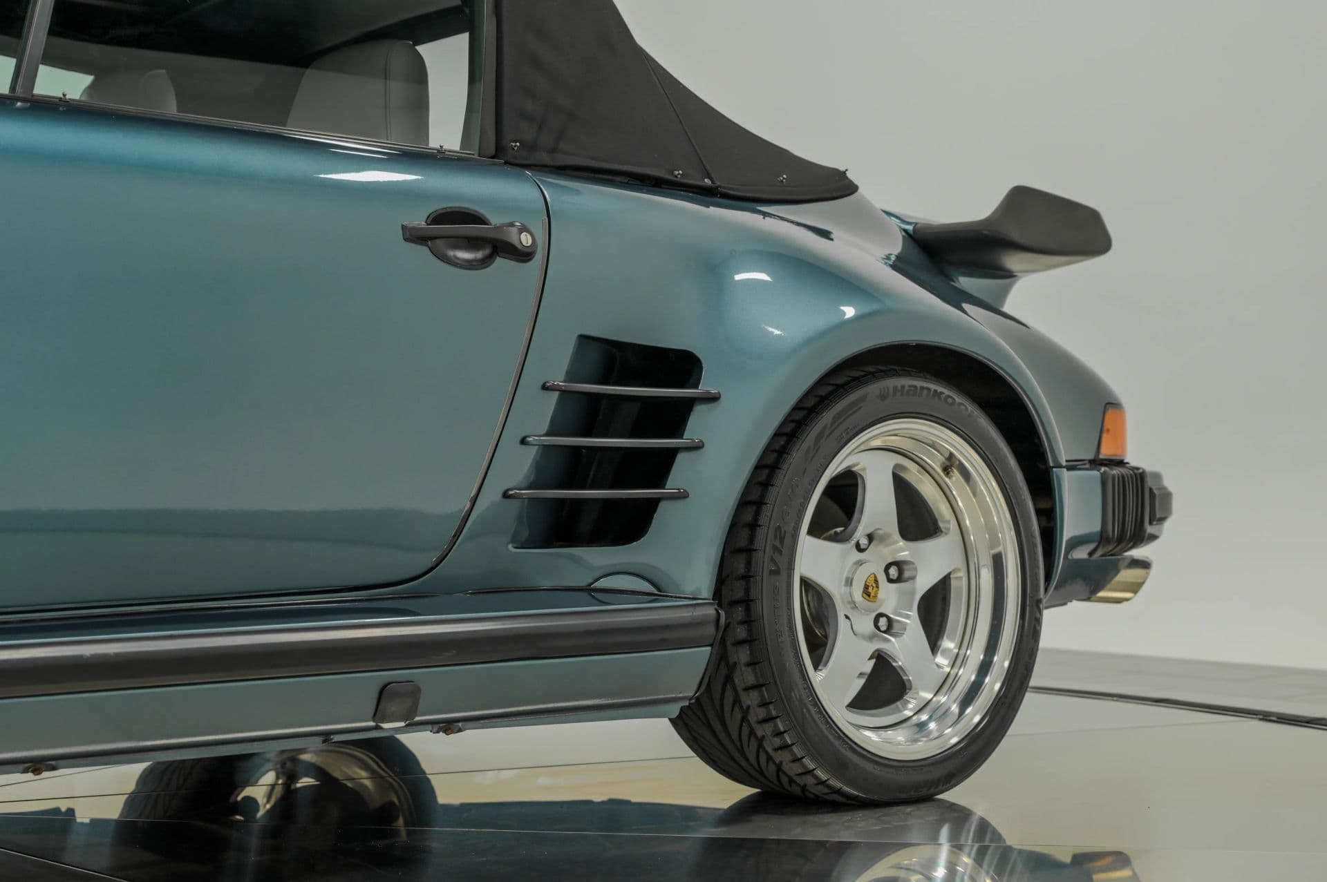 1987 Porsche 911 2D Cabriolet - thumbnail 23