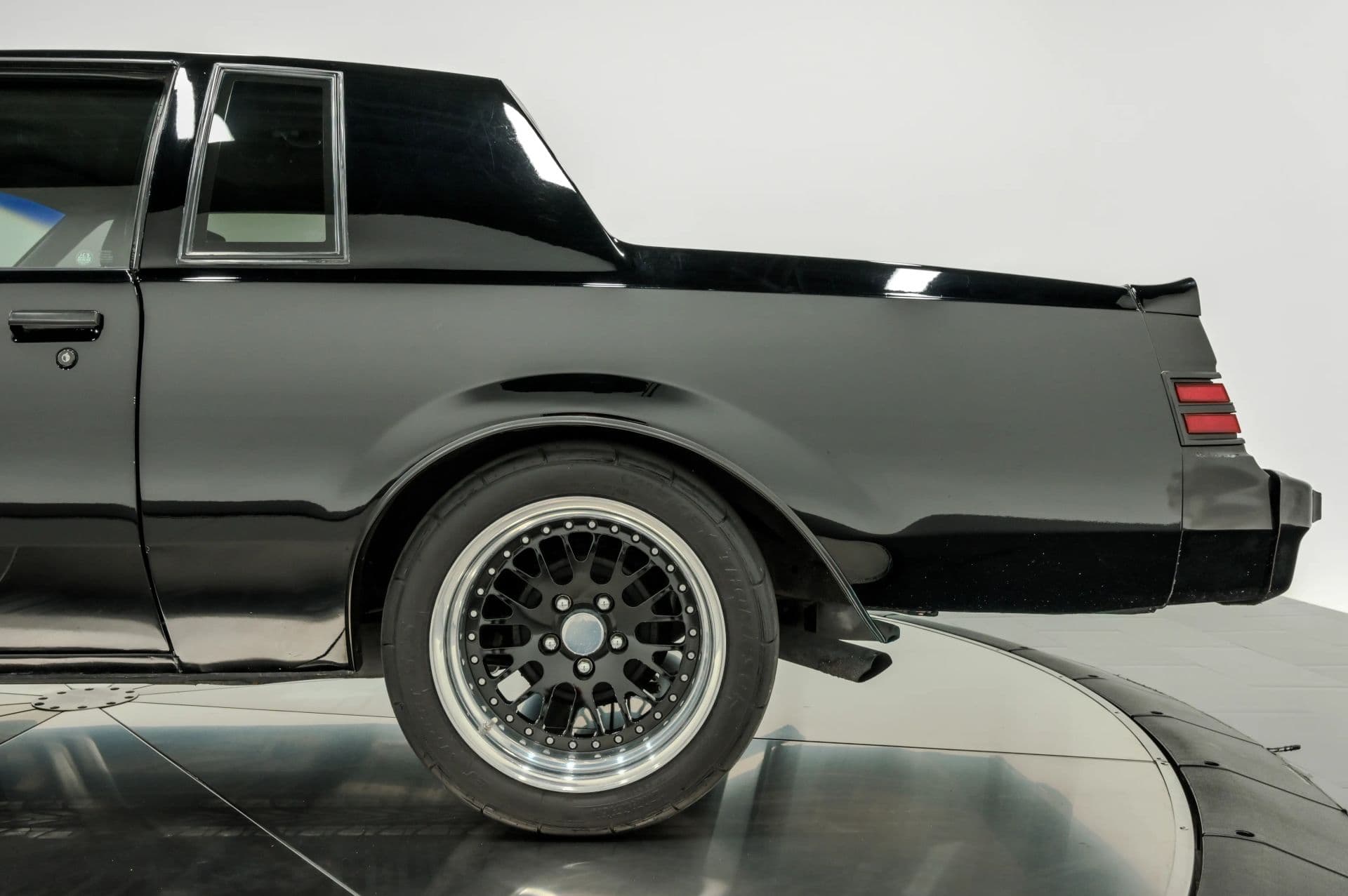1987 Buick Grand National - thumbnail 24