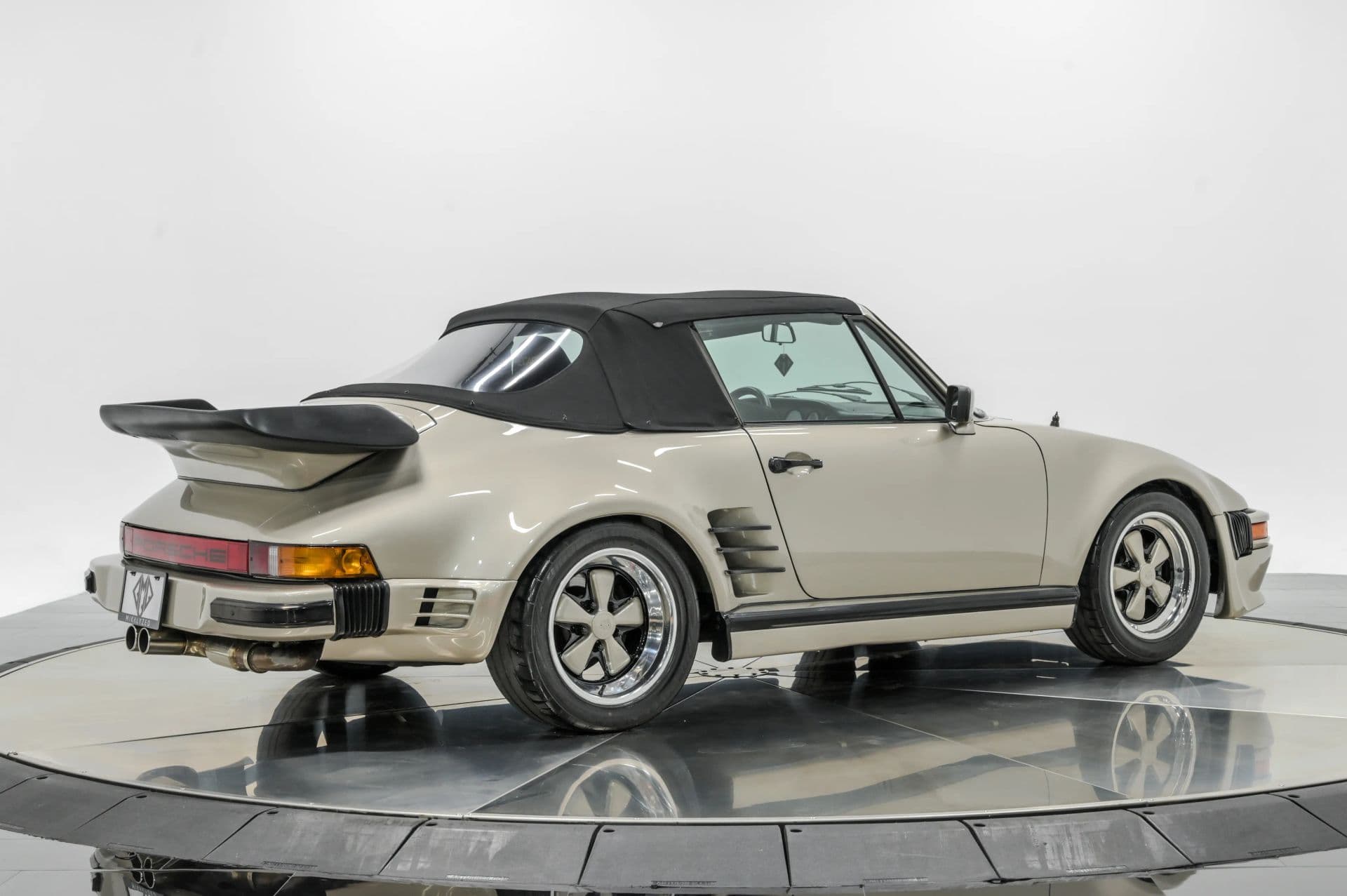 1969 Porsche 911 - thumbnail 8