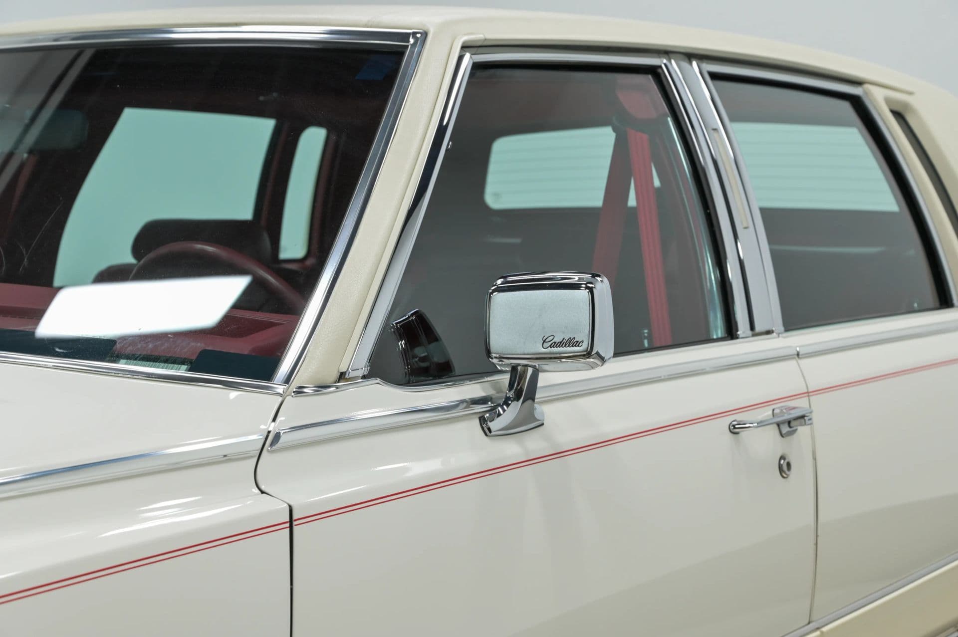 1990 Cadillac Brougham 4D Sedan RWD - thumbnail 24