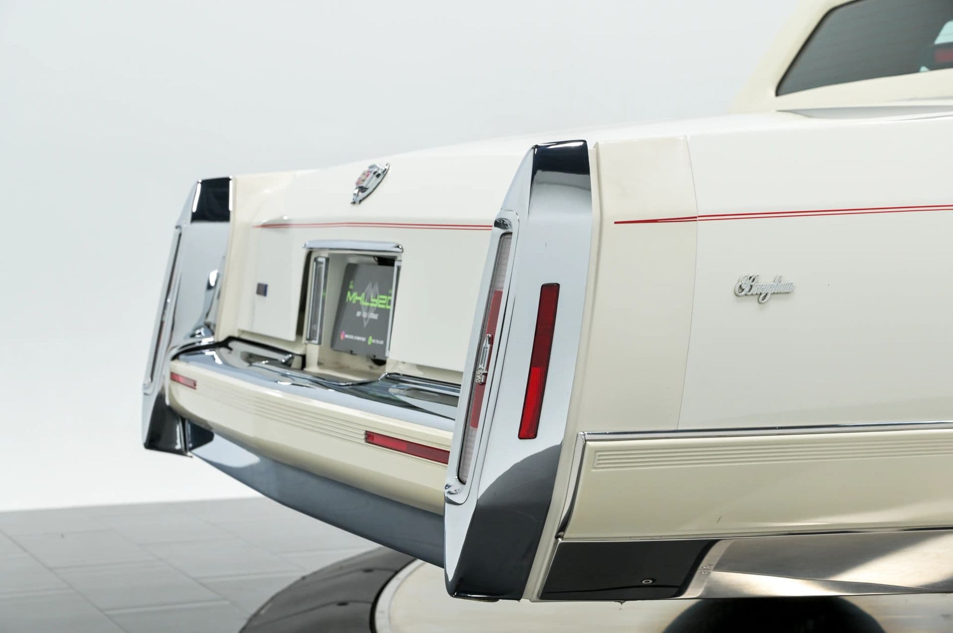 1990 Cadillac Brougham 4D Sedan RWD - thumbnail 35