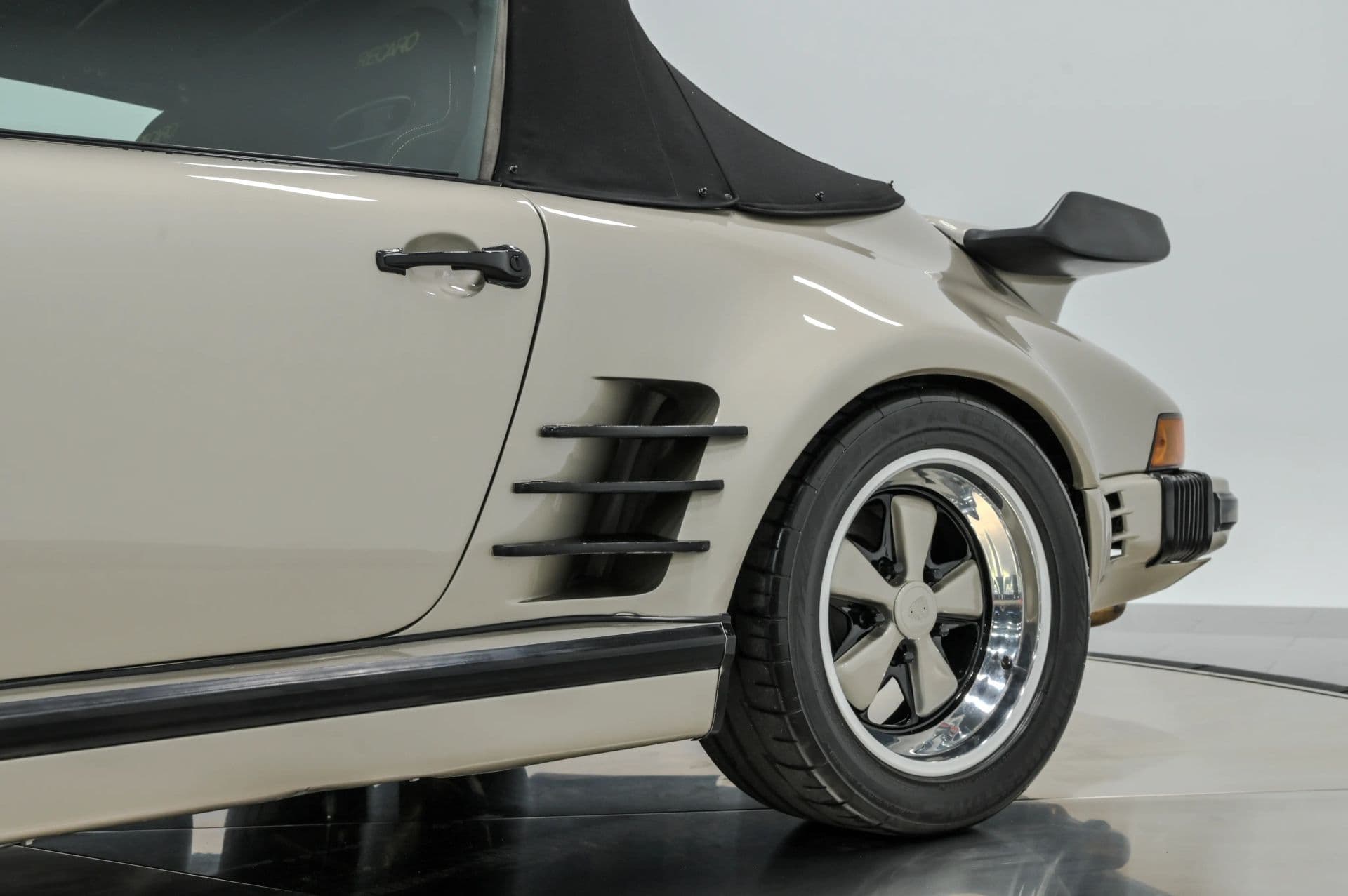 1969 Porsche 911 - thumbnail 19