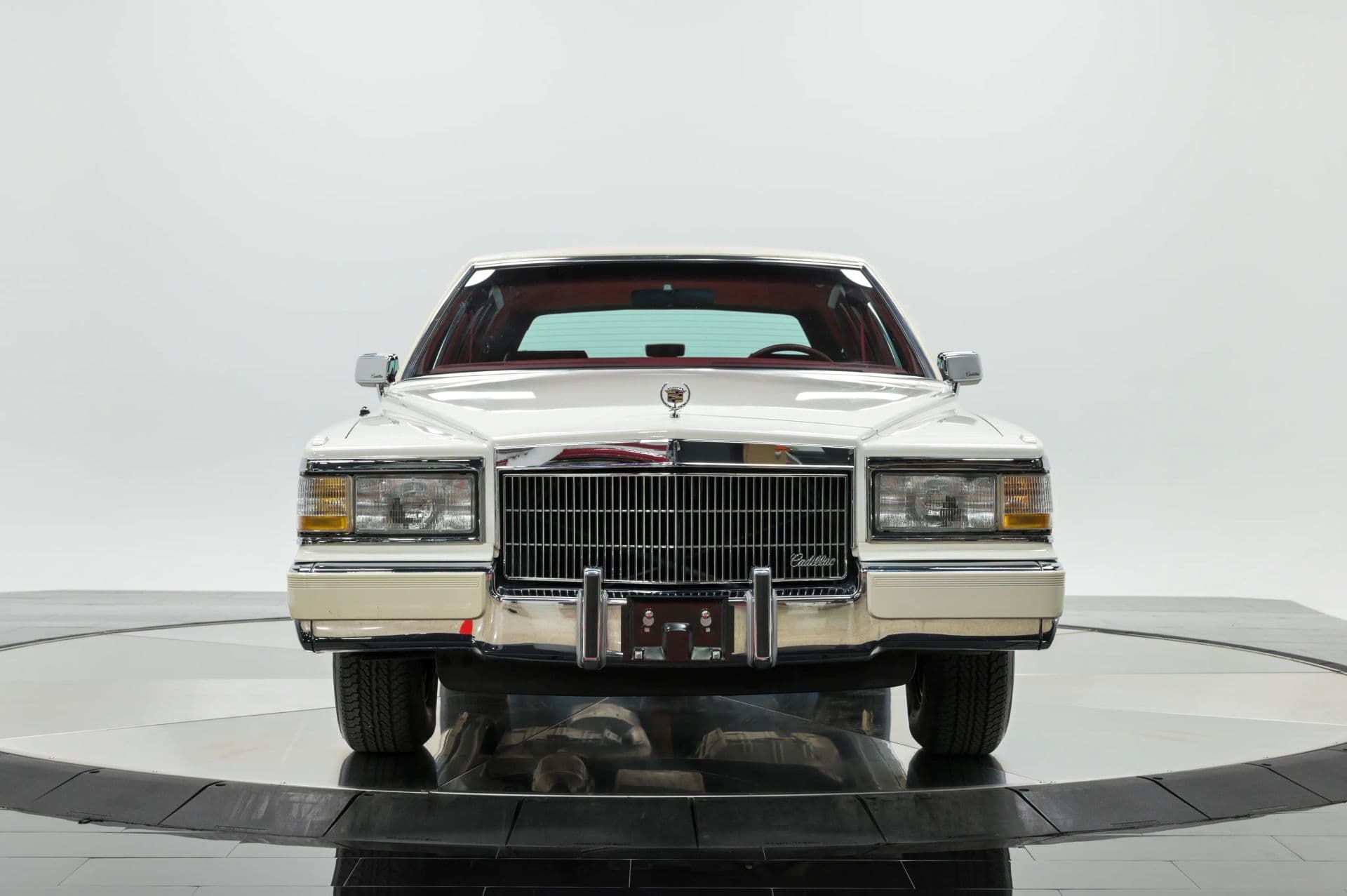 1990 Cadillac Brougham 4D Sedan RWD - thumbnail 1