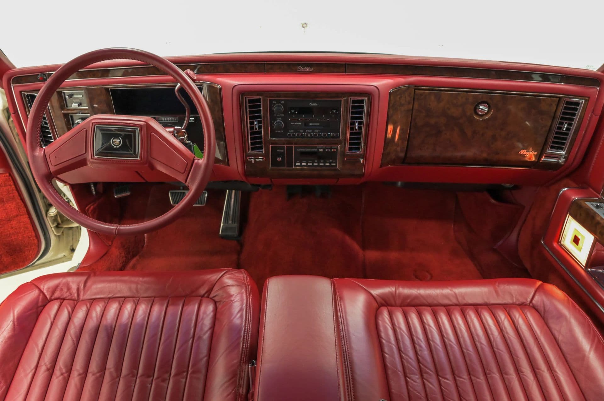 1990 Cadillac Brougham 4D Sedan RWD - thumbnail 52