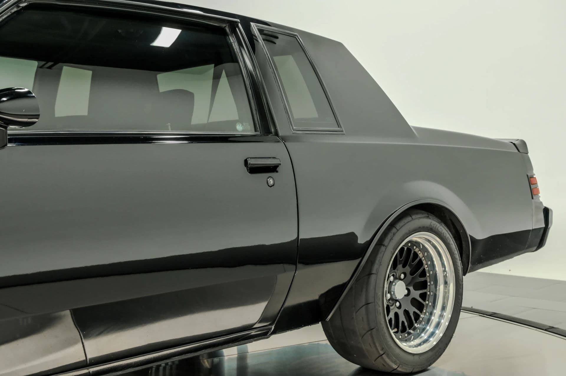 1987 Buick Grand National - thumbnail 23