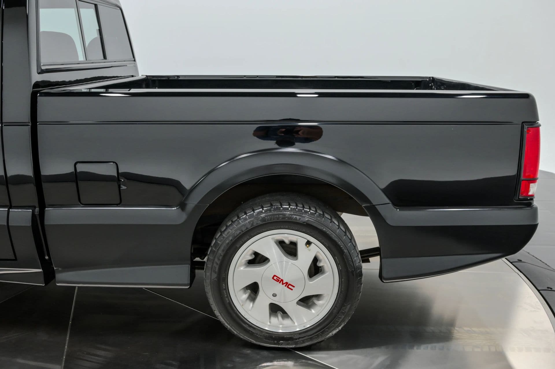 1991 GMC Sonoma SLS Reg Cab 4WD - thumbnail 28