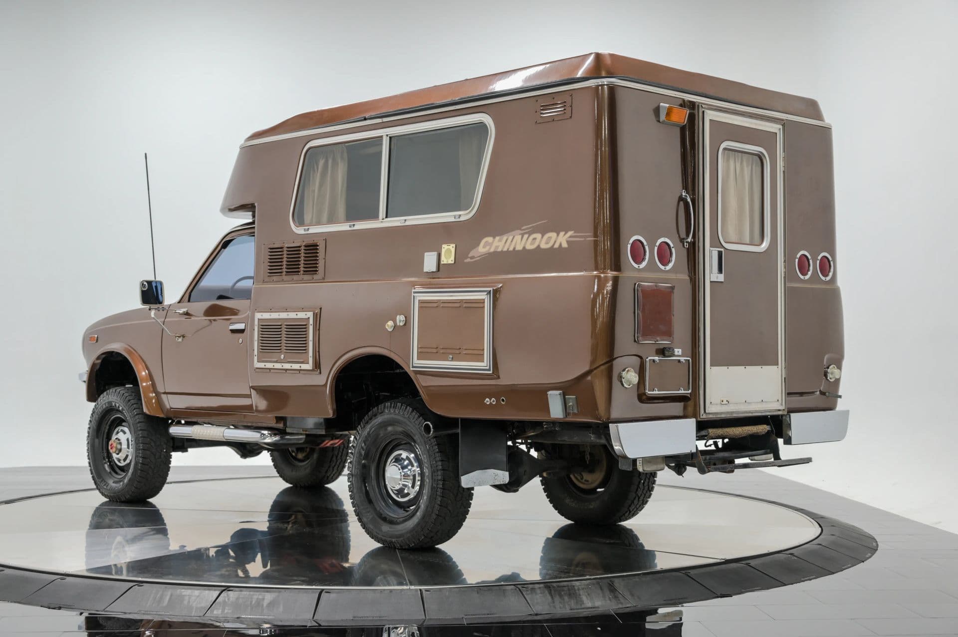 1978 Toyota Chinook - thumbnail 4