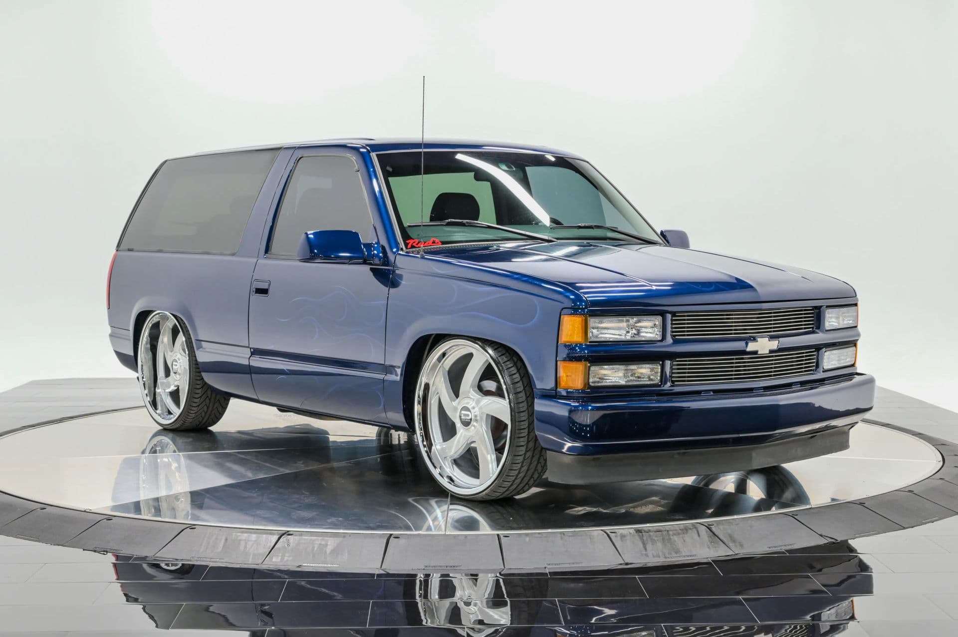 1997 Chevrolet Tahoe Sport Utility 2D - thumbnail 12